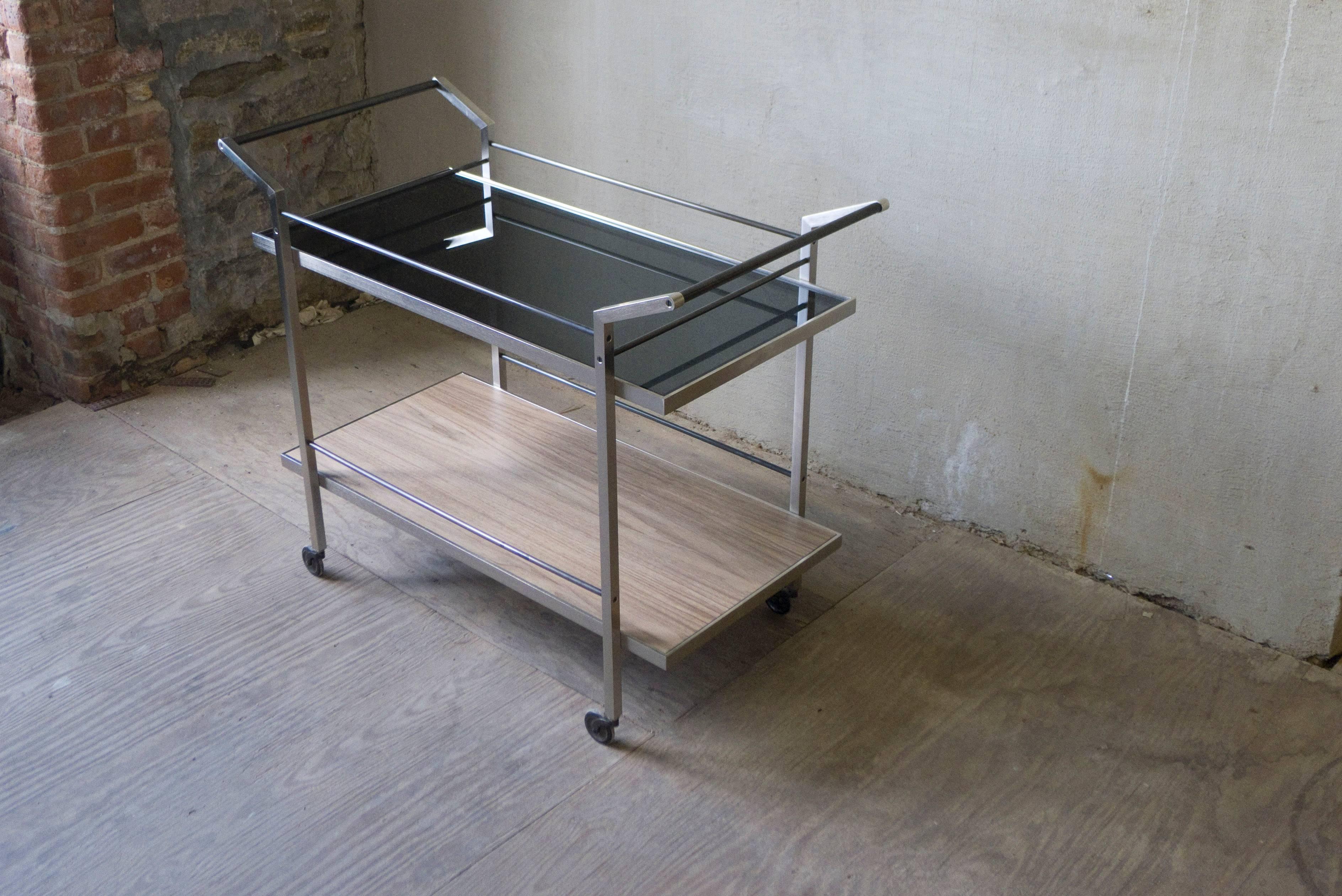 Mid-Century Modern Kent Bar Cart with Brass and Steel Construction In New Condition For Sale In Brooklyn, NY