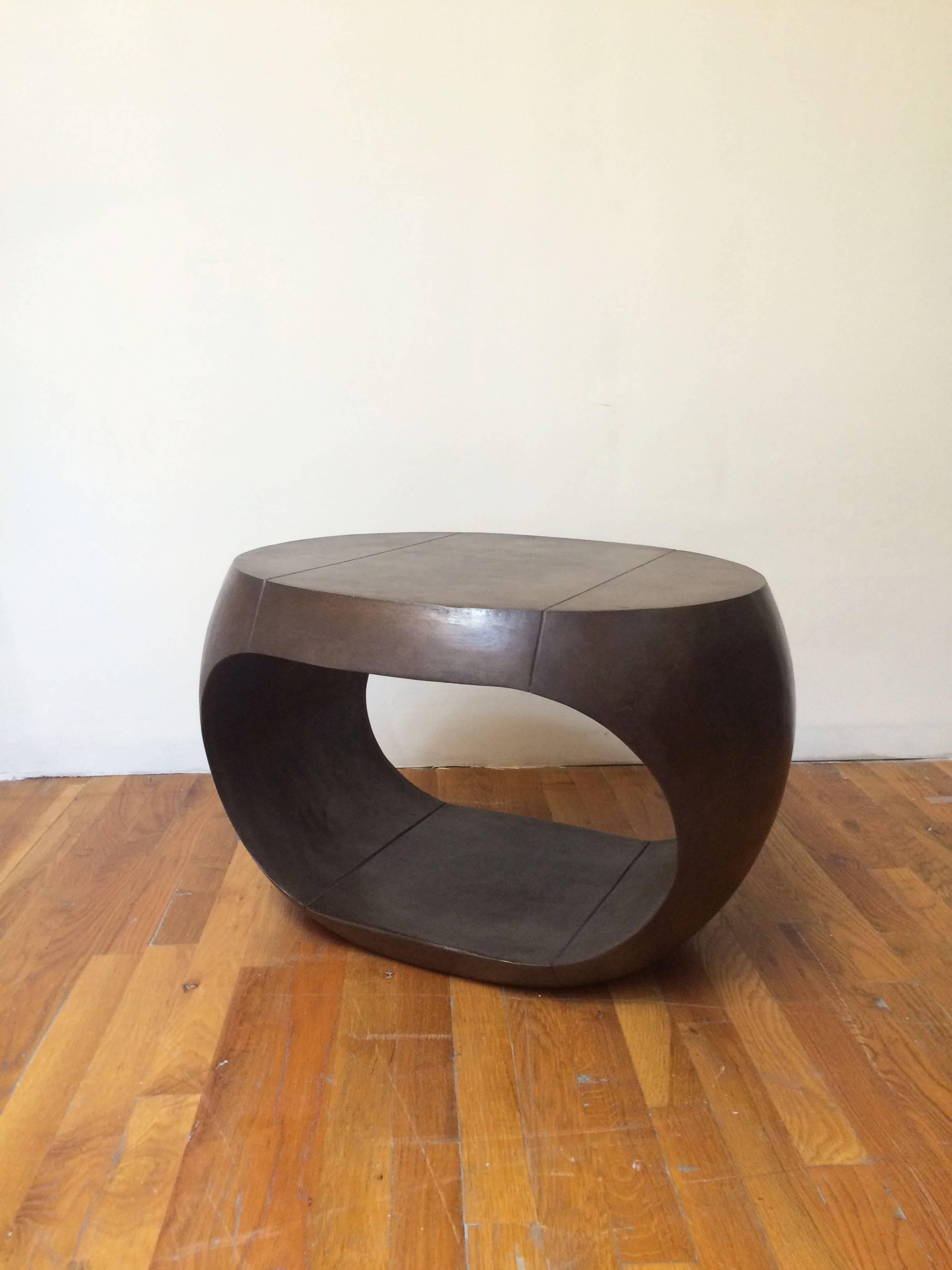 Drum Table Cream-Colored Cast Resin w/ Faux Bronze Finish Large In New Condition For Sale In Brooklyn, NY