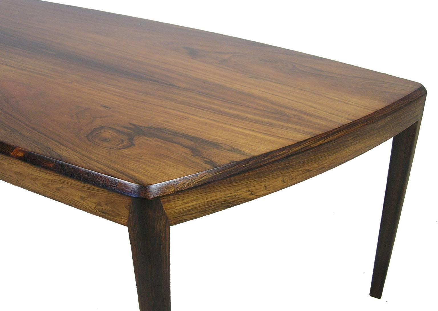 1960s Brazilian Rosewood Coffee Table by Kai Kristiansen, Denmark In Excellent Condition For Sale In Winnipeg, Manitoba