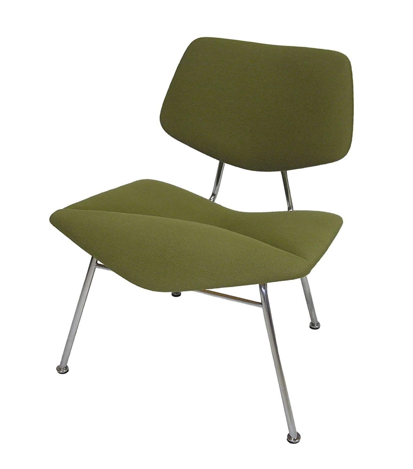 A unique set of four Danish lounge chairs from the 1960s Mid-Century Modern era by Vermund Larsen for VL Furniture of Denmark. Features a stylish low form with a chromed steel tubular frame, bent wood shell and original Kvadrat upholstery. Very