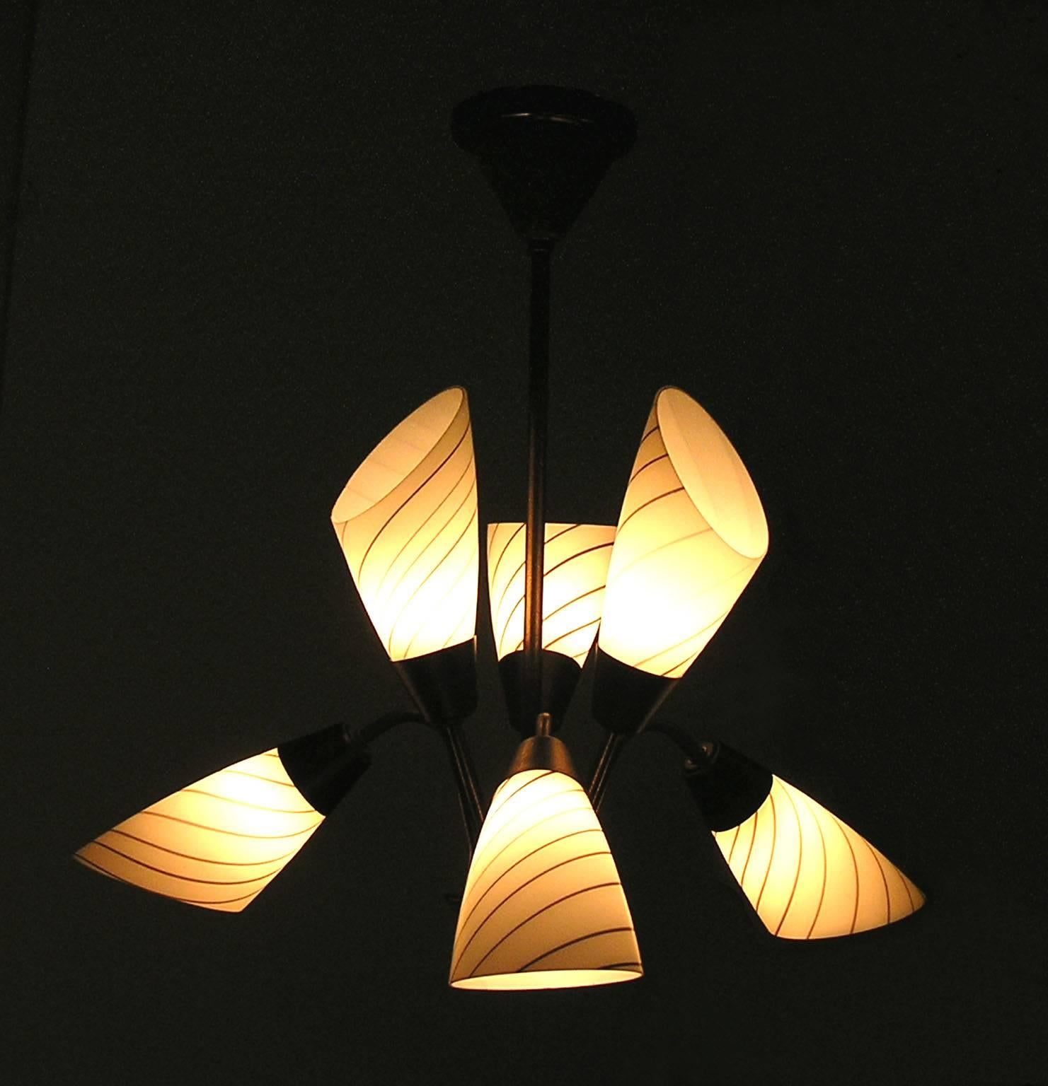Mid-20th Century 1950s Italian Mid-Century Modern Brass and Glass Chandelier For Sale