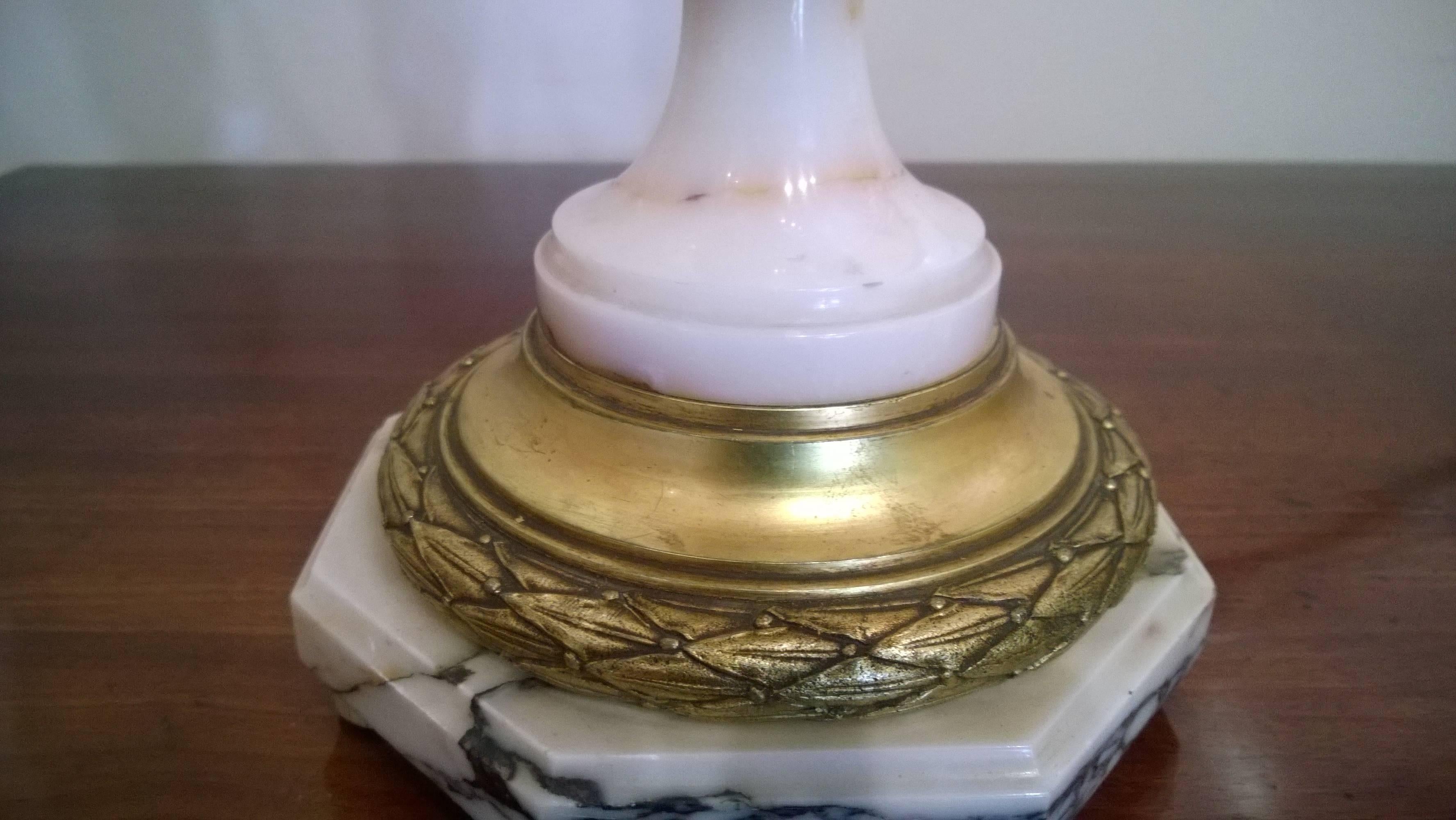 Carrara Marble Victorian Marble and Gilt Metal Decorated Urns Converted to Electric Lamps, Pair For Sale