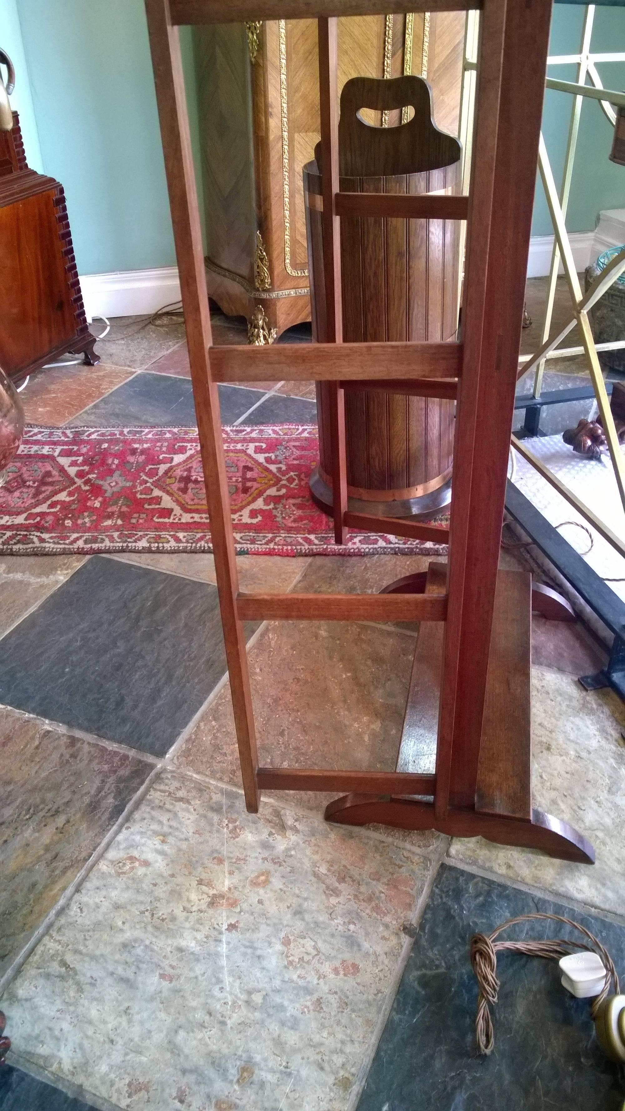 Early 20th Century Mahogany Foldable Towel Rail In Good Condition In Altrincham, Cheshire