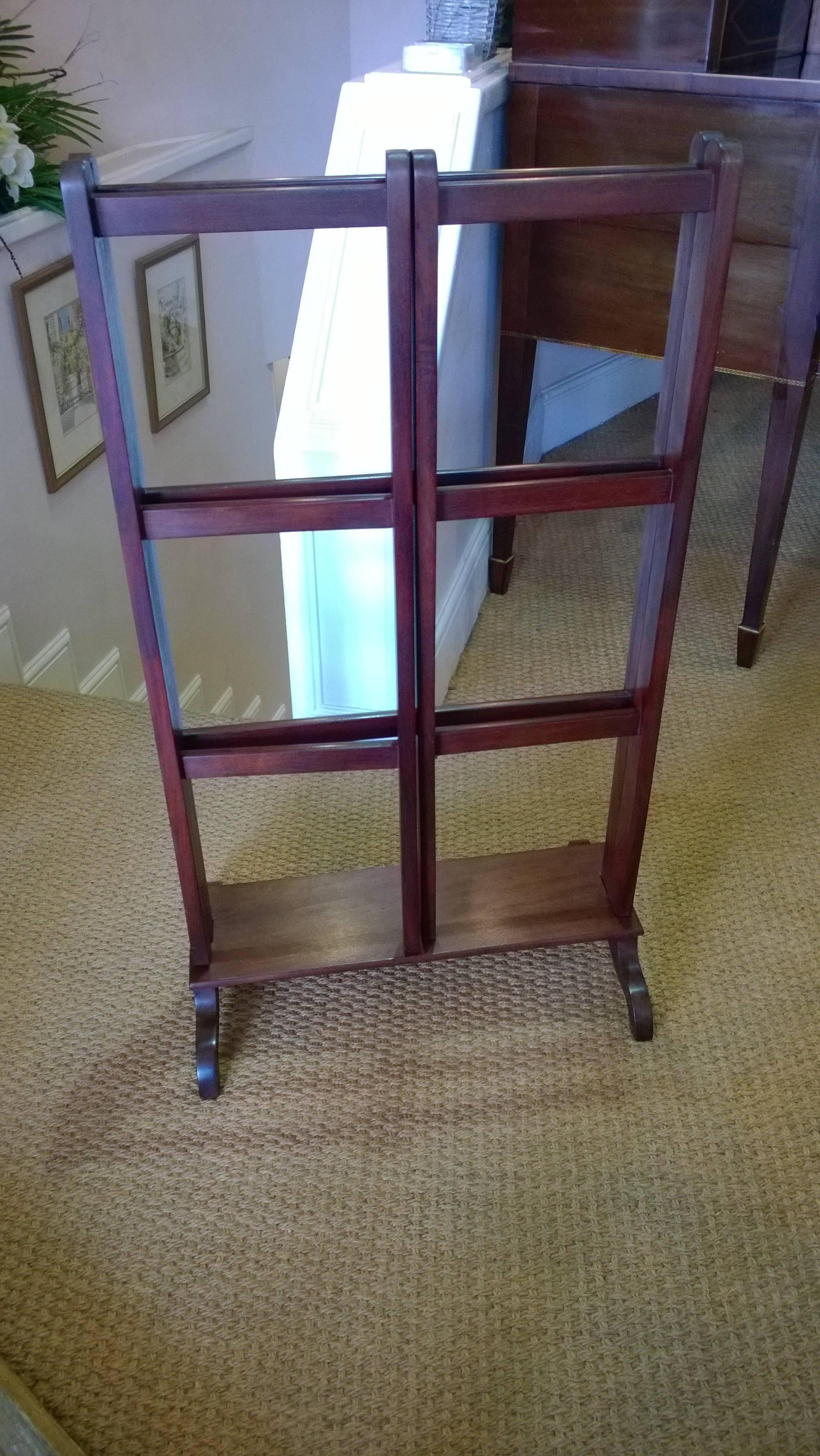 Early 20th Century Mahogany Foldable Towel Rail 2