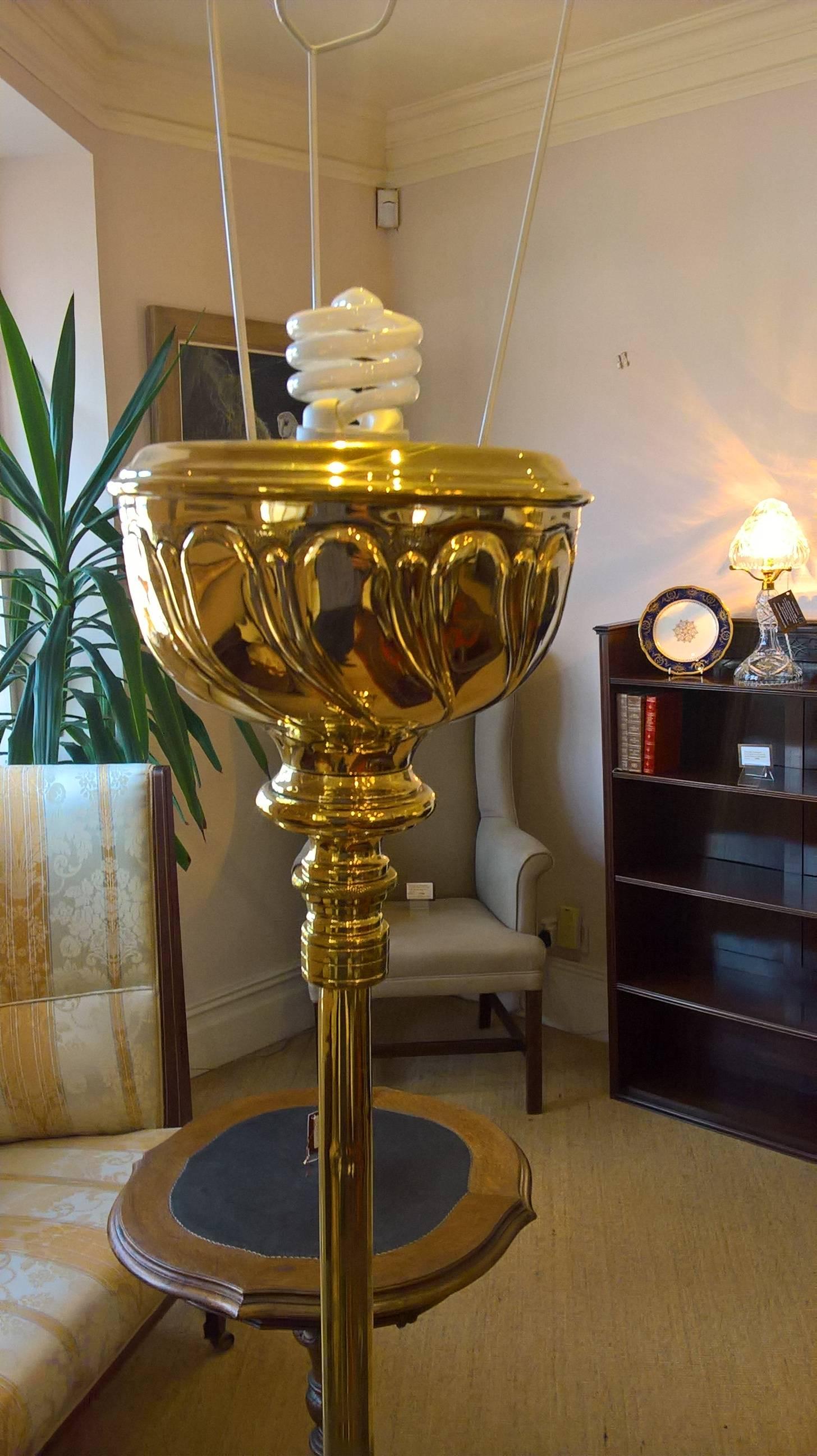 19th Century Victorian Brass Extending Telescopic Standard Oil Lamp by Messenger