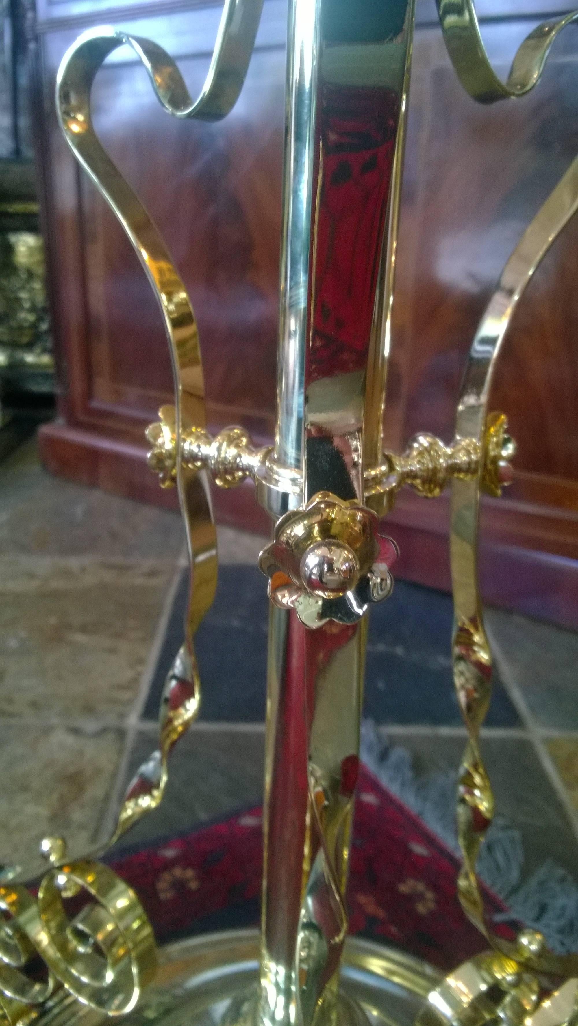 Victorian Hinks and Sons Patent Brass Adjustable Standard Lamp (19. Jahrhundert) im Angebot