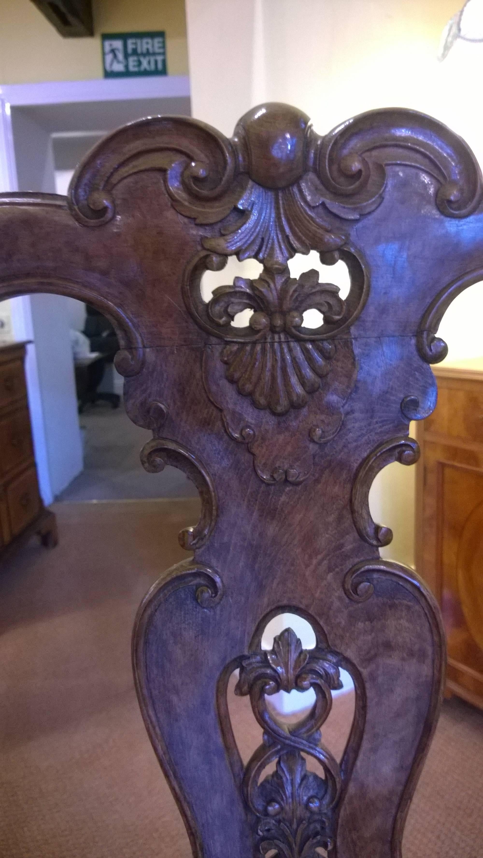 Exceptional Quality 1920s Burr Walnut Queen Anne Style Dining Room Suite For Sale 2