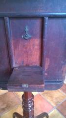 Late Georgian "Plum Pudding" Mahogany Tilt-Top Occaisional Table