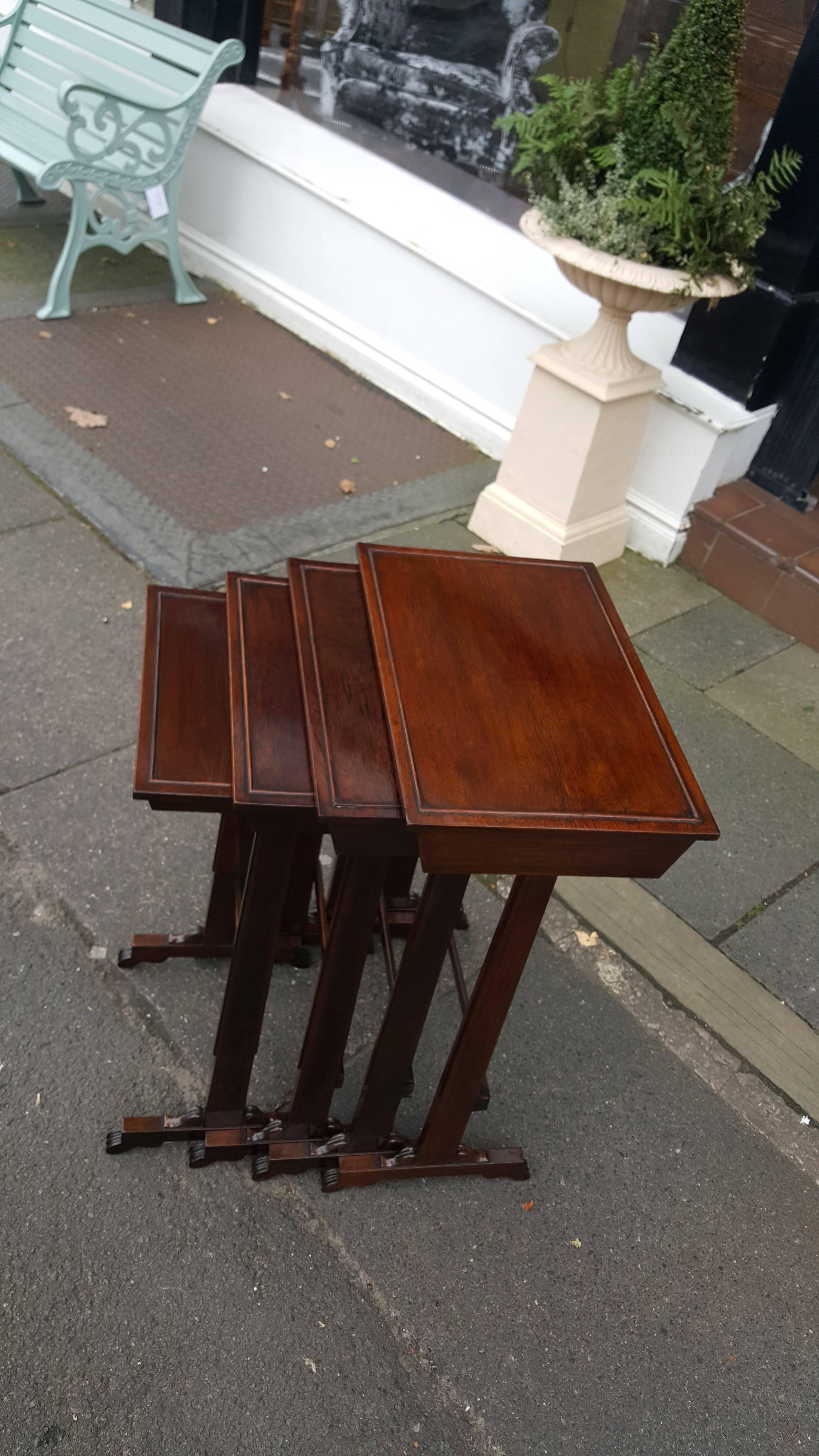 Nest of Early 19th Century Rosewood Side Tables 1