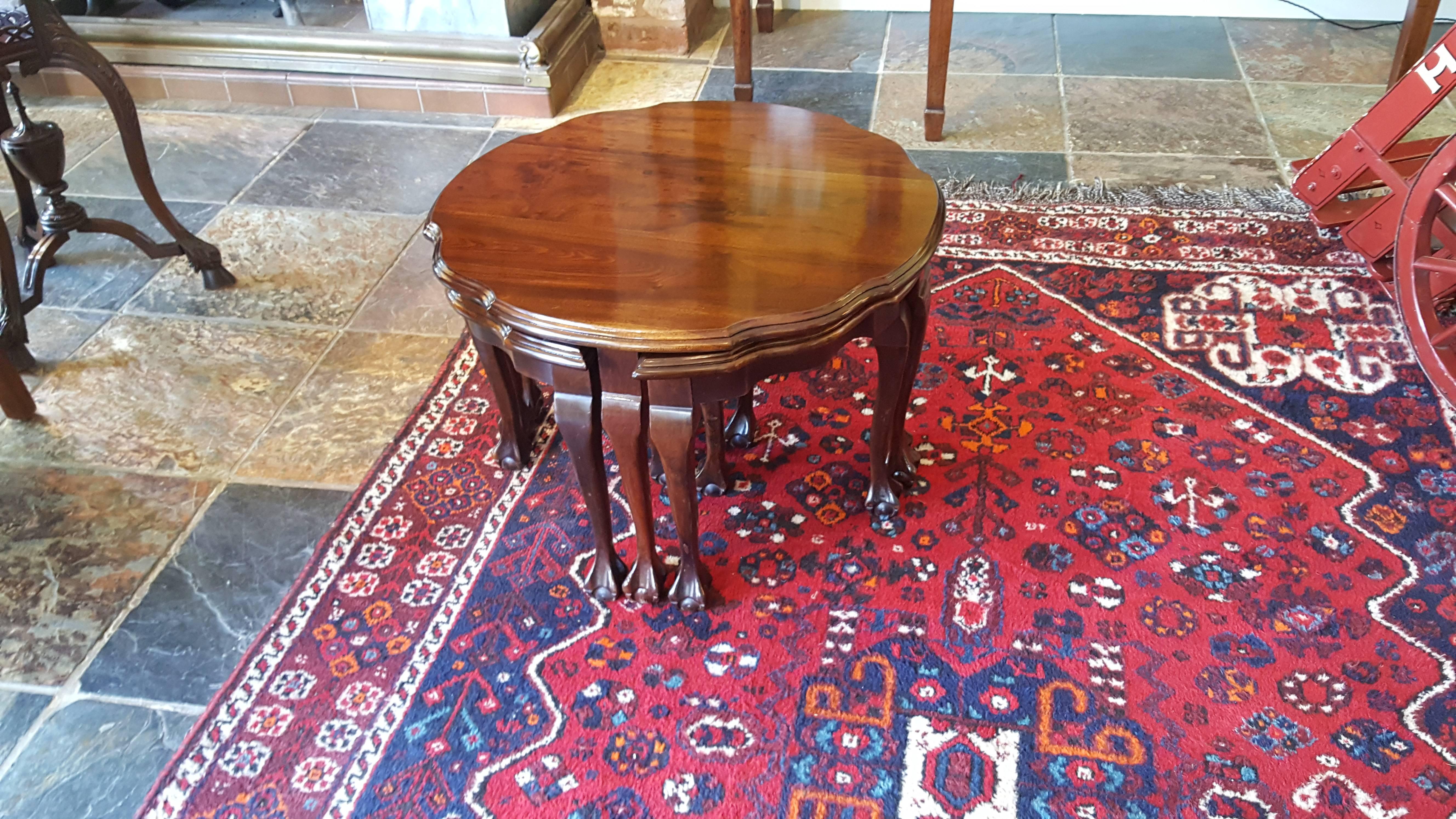 Mahogany Nest of Coffee Tables In Excellent Condition In Altrincham, Cheshire