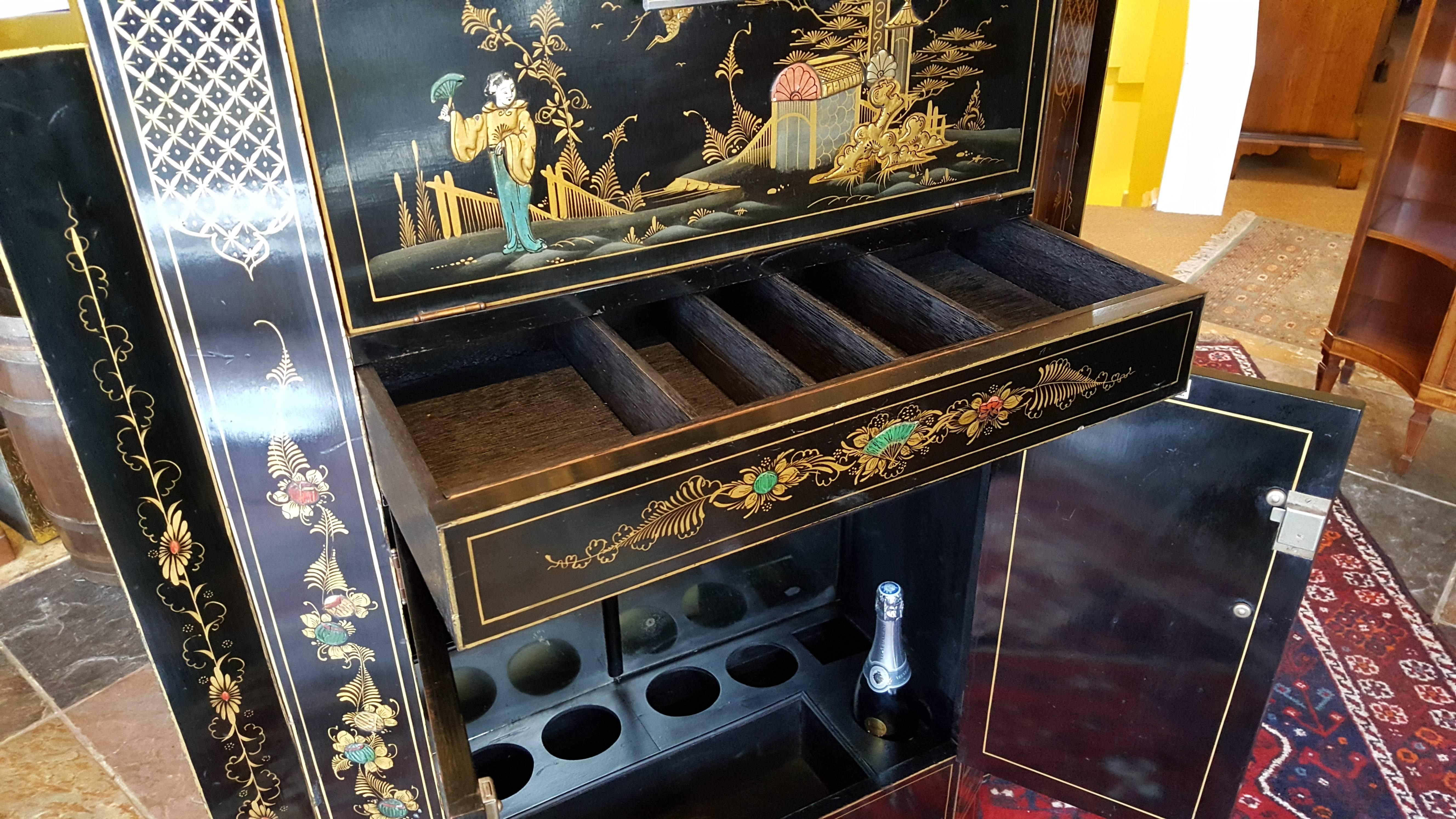 Chinoiserie Decorated Cocktail Cabinet 4