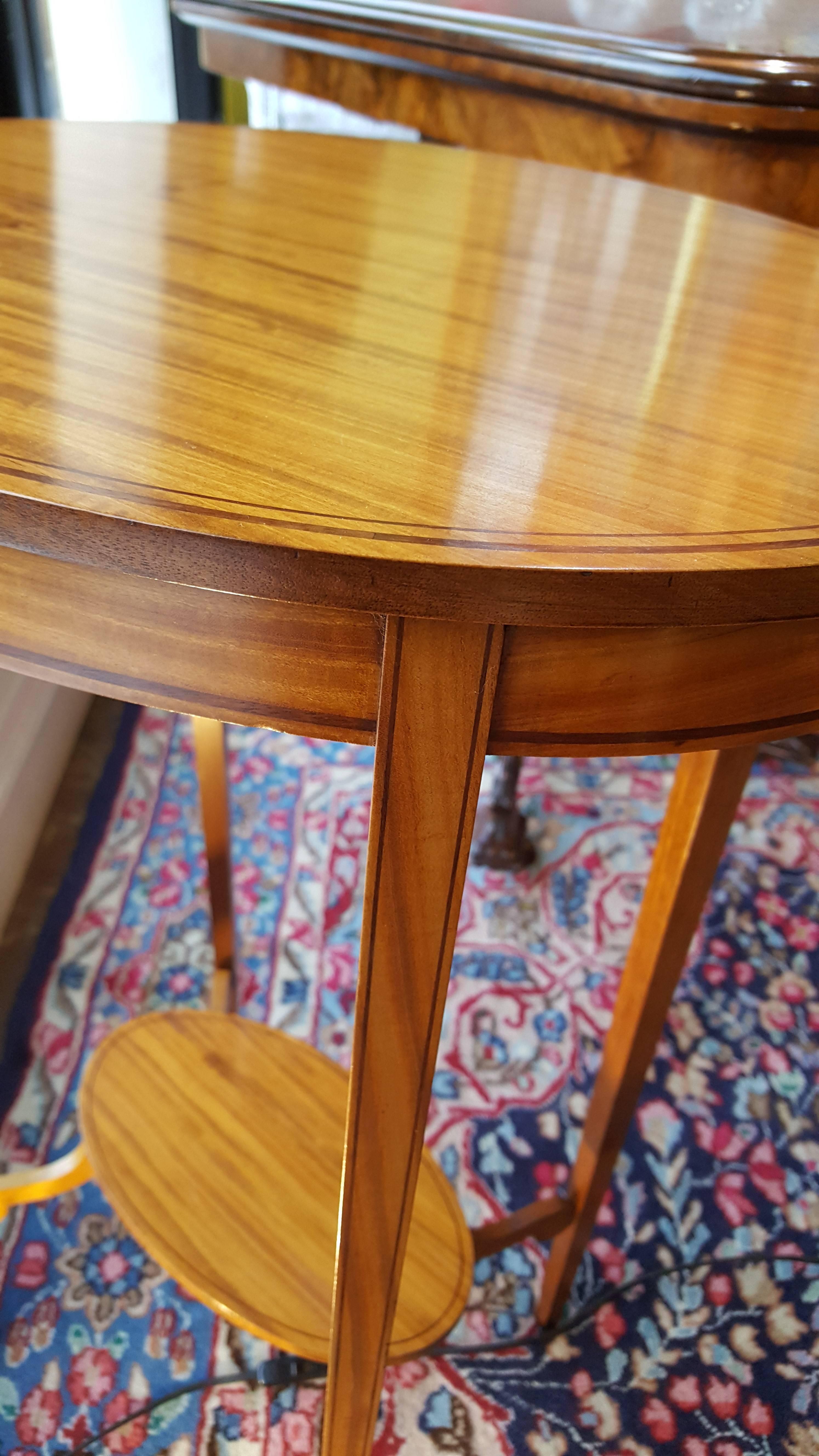 Early 20th Century Edwardian Satinwood Occasional Table For Sale