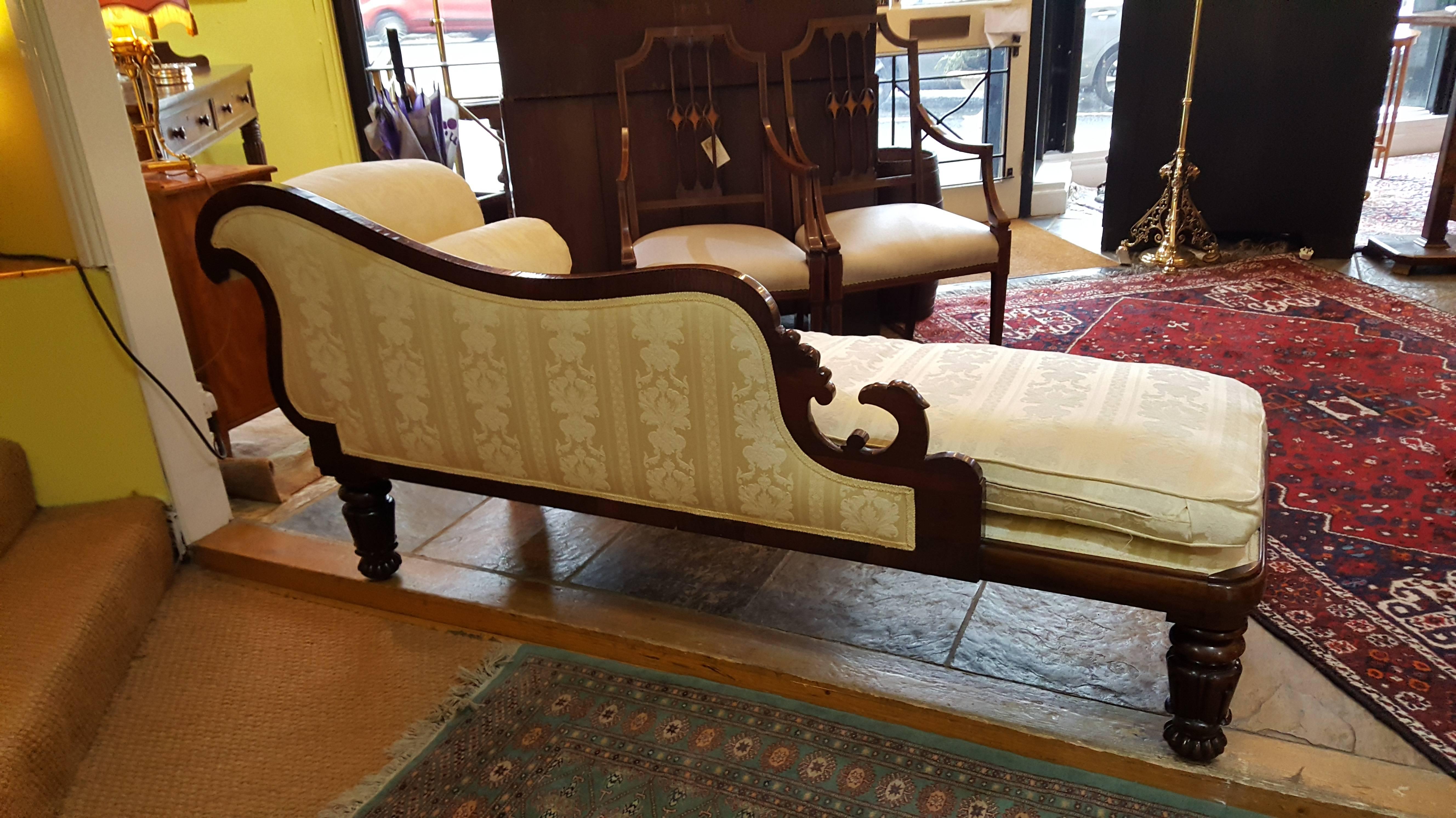 William IV Rosewood Chaise Longue In Excellent Condition In Altrincham, Cheshire
