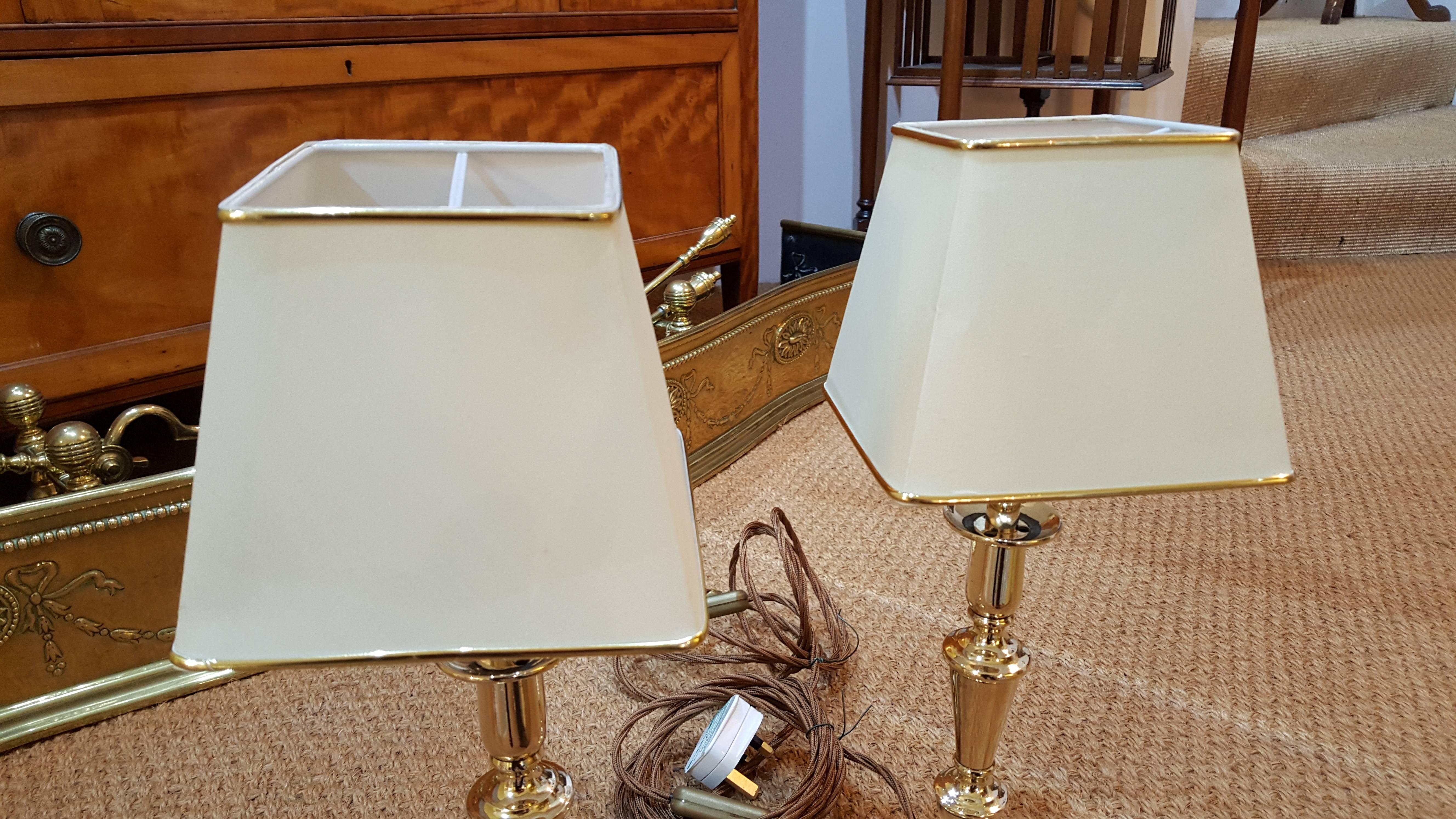 Pair of Edwardian Brass Candlesticks In Excellent Condition In Altrincham, Cheshire