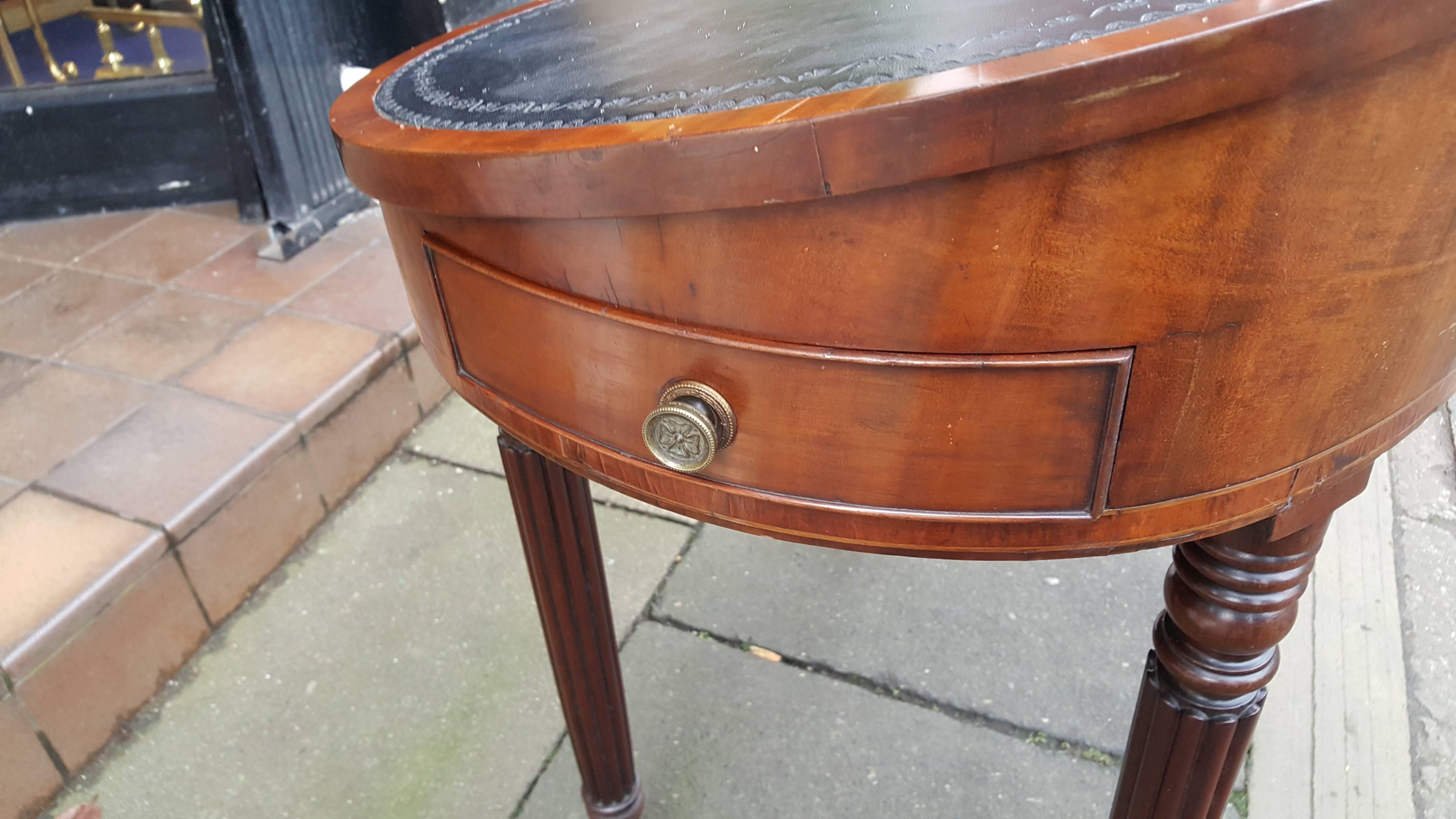 Gillows Kidney Shaped Sloped Desk In Good Condition In Altrincham, Cheshire