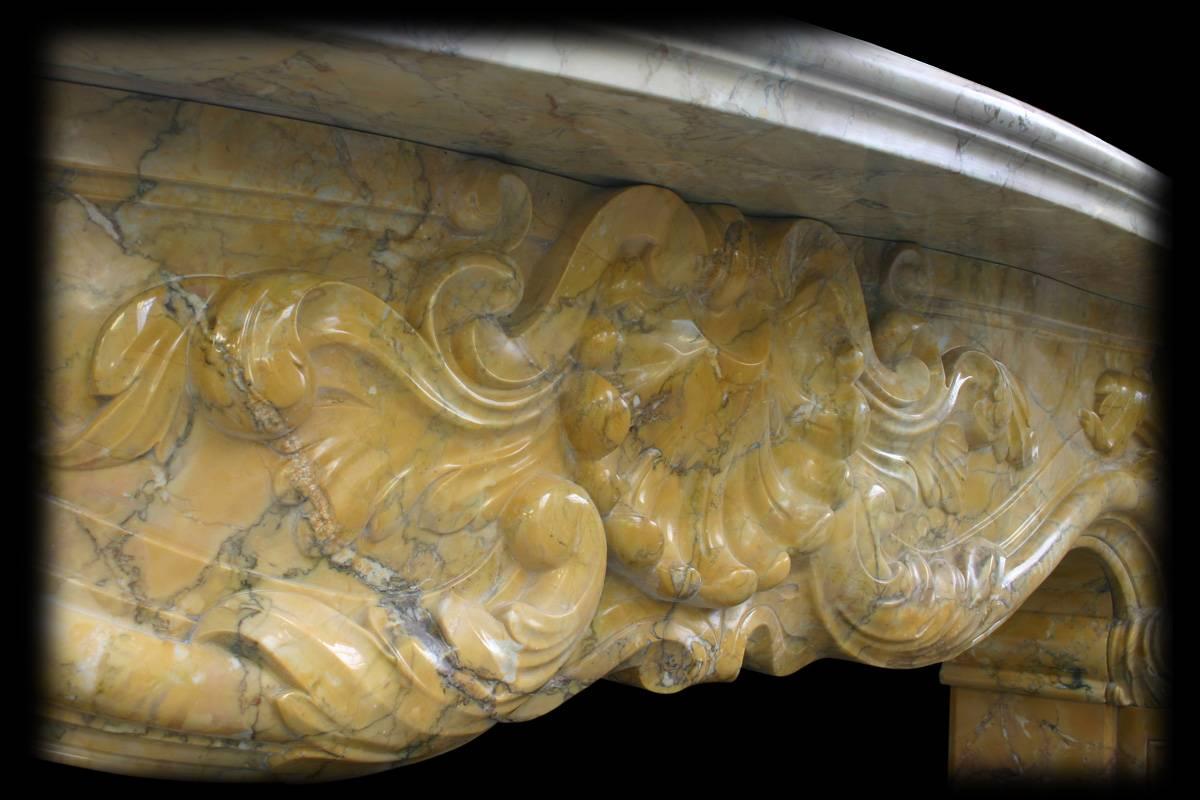 19th Century Scottish Rococo Sienna Marble Chimneypiece In Excellent Condition In Manchester, GB