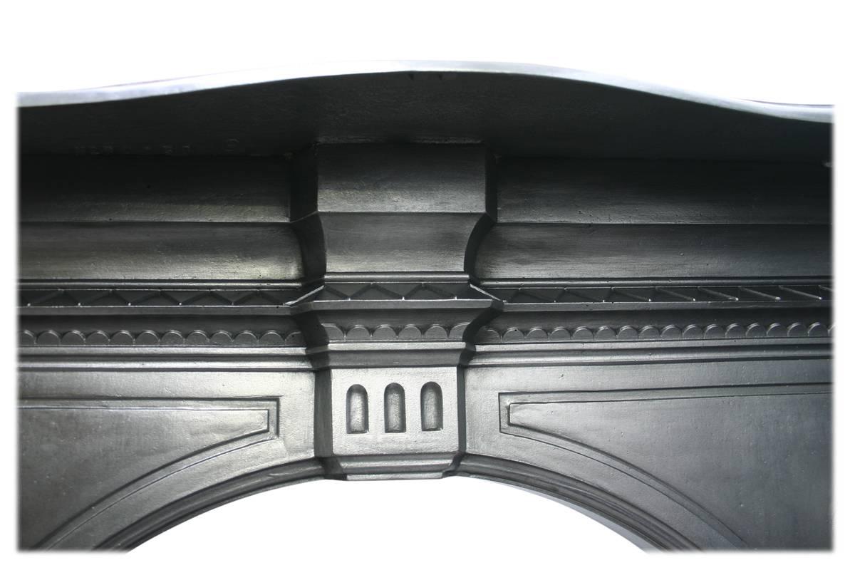 19th Century Victorian Arched Cast Iron Fireplace Surround In Excellent Condition In Manchester, GB