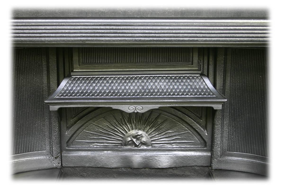 Large Reclaimed Late Victorian Cast Iron Hob Grate In Excellent Condition In Manchester, GB