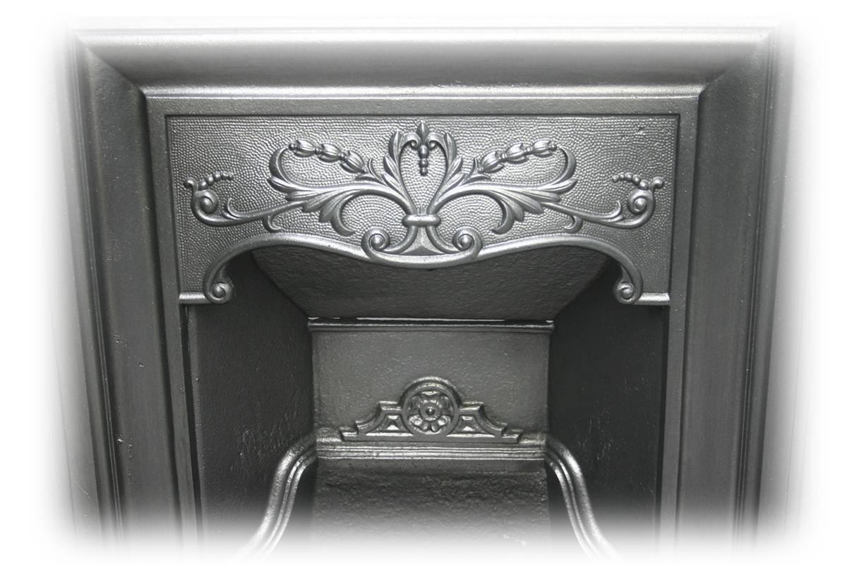 Reclaimed Edwardian Cast Iron Bedroom Fireplace In Excellent Condition In Manchester, GB