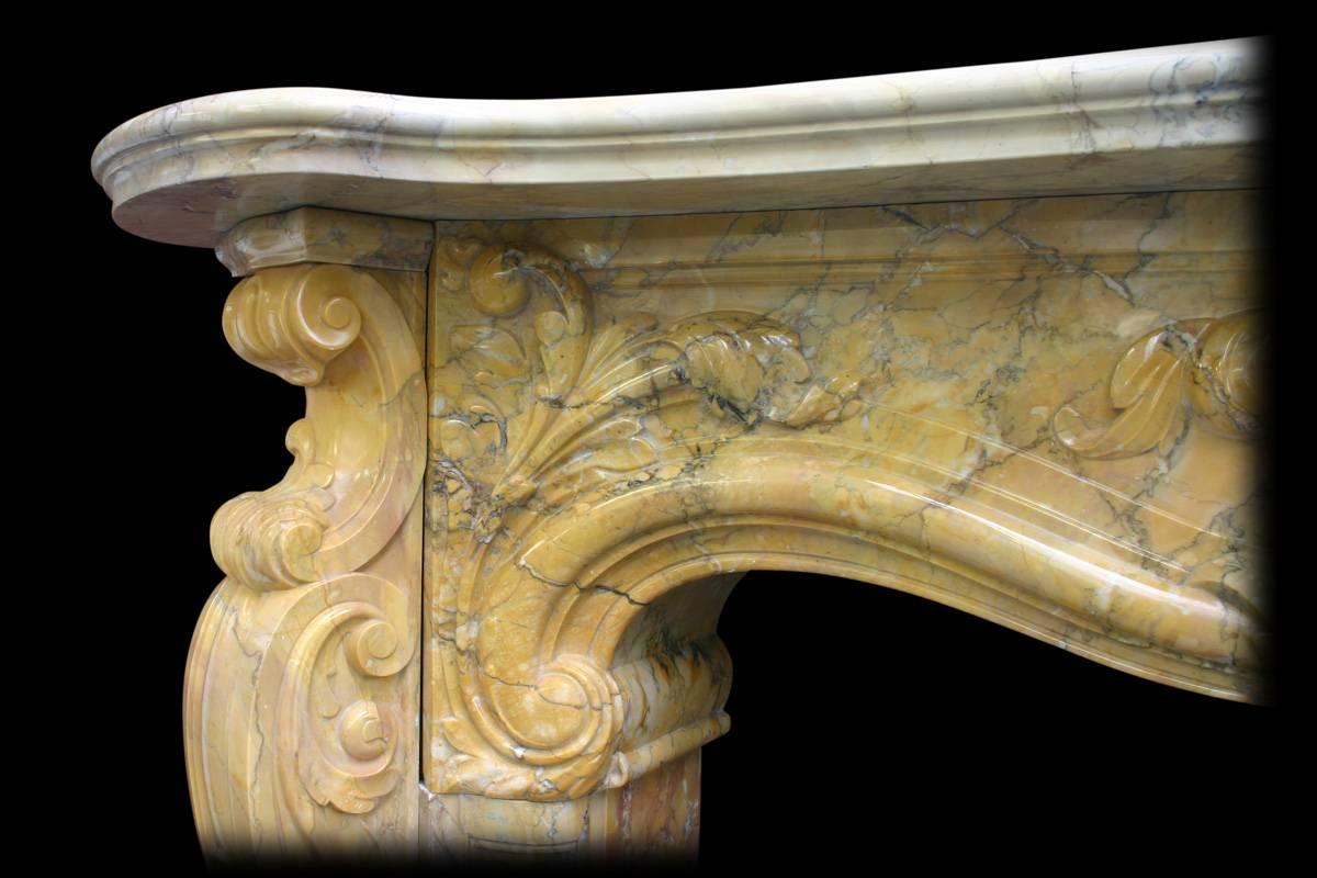 19th Century Scottish Rococo Sienna Marble Fireplace Surround In Good Condition In Manchester, GB