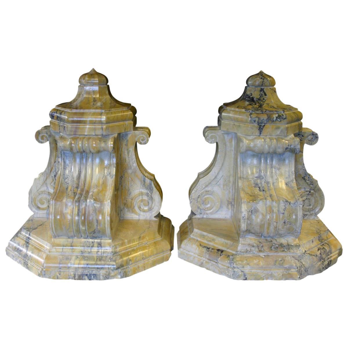 Paar antike Siena-Marmor-Fassungen