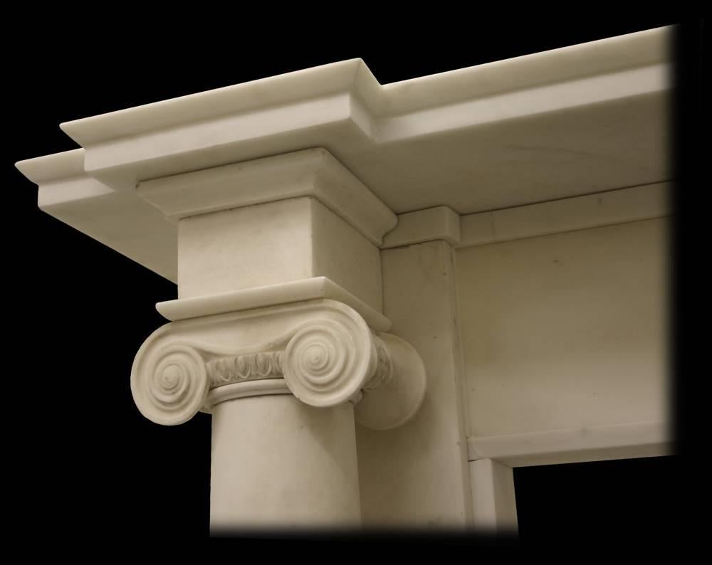 Neoclassical Fine Antique Georgian Fire Surround in Statuary Marble For Sale