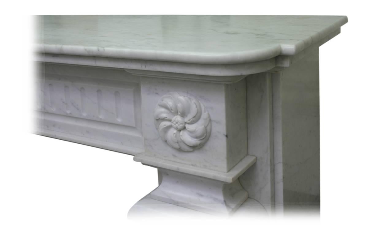 Antique Continental 19th Century White Marble Fireplace Surround In Good Condition For Sale In Manchester, GB