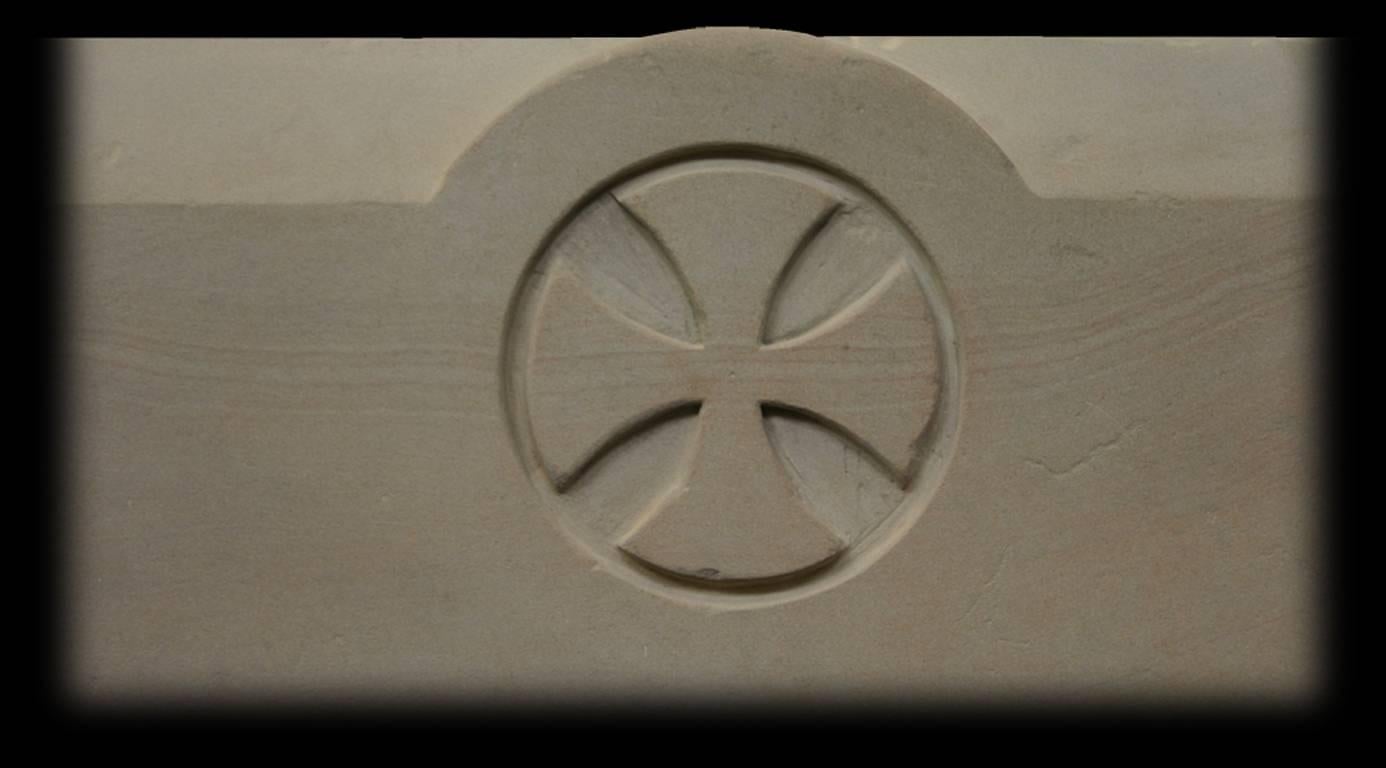 Antique 19th Century Mid-Victorian Gothic Sandstone Fire Surround In Excellent Condition In Manchester, GB