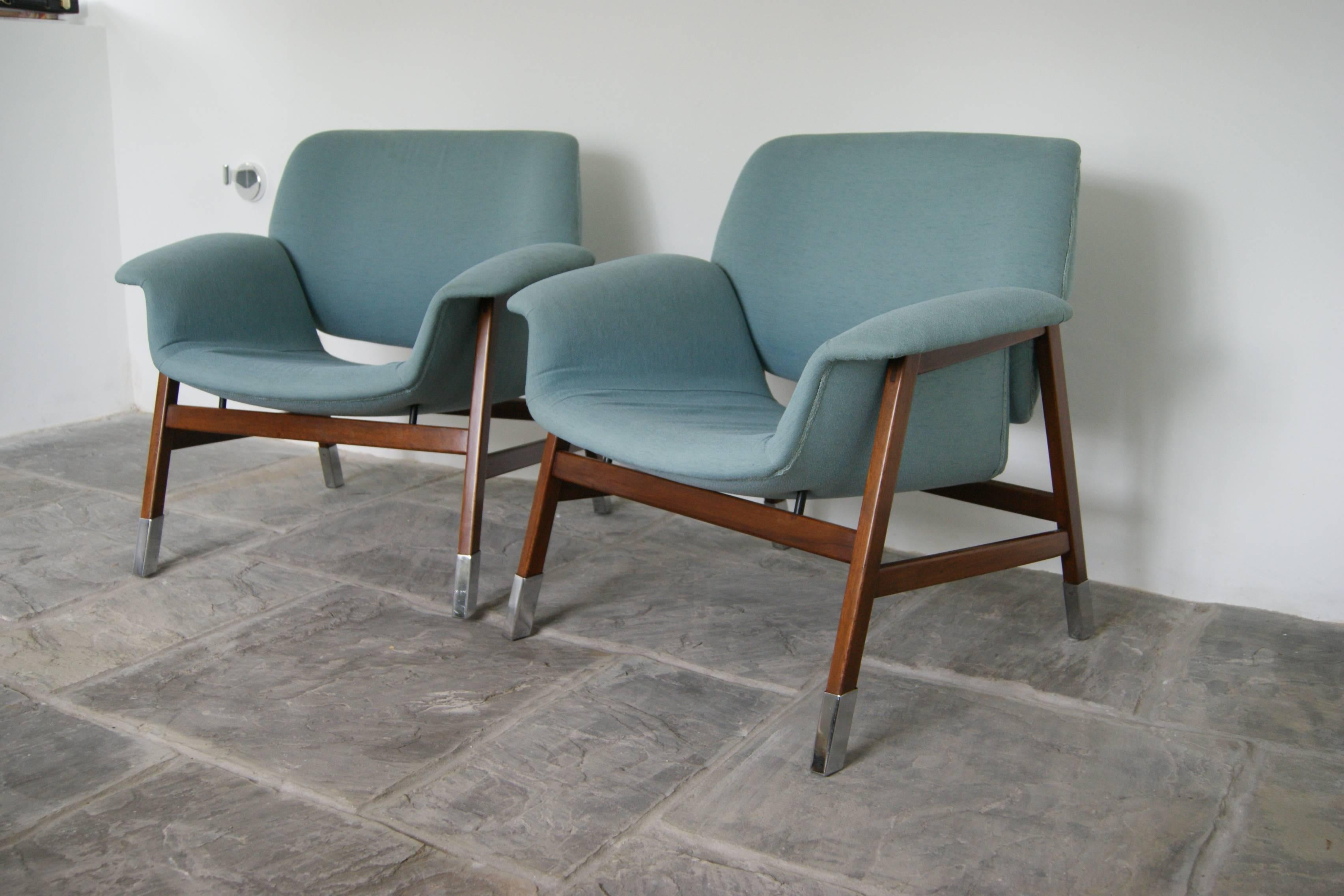 Pair of Gianfranco Frattini model 849. Armchairs for Cassina, 1956.
Nominated for the Compasso d’oro Prize.

Walnut base with stainless steel feet, Upholstered in original cotton fabric.