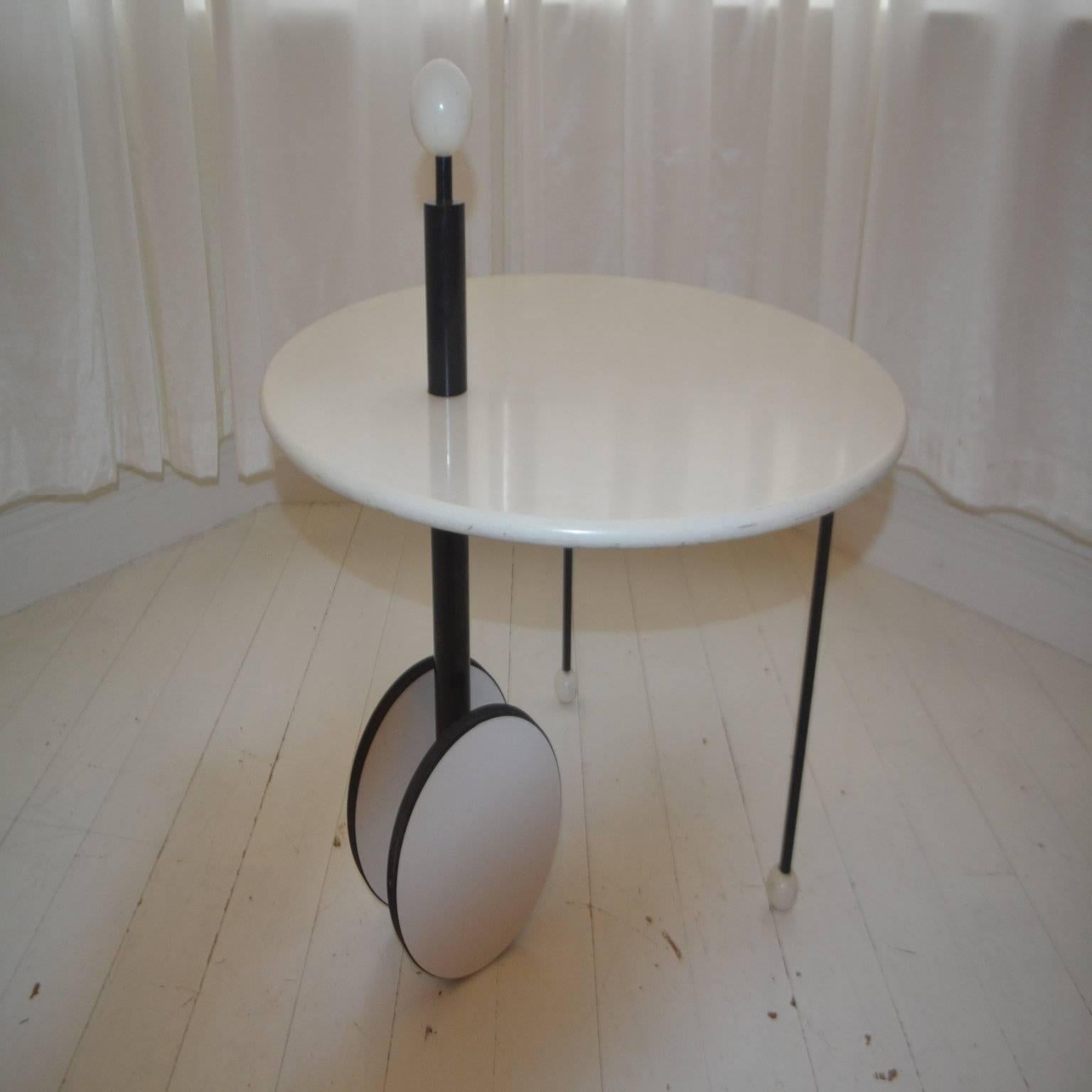 Post-Modern Italian Side Coffee Table by Memphis Designer Michele De Lucchi For Sale