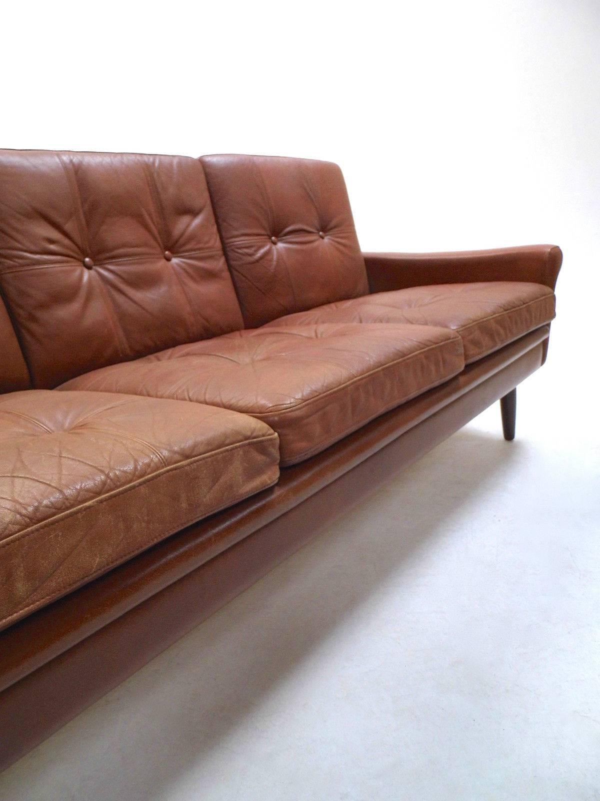 Mid-20th Century Danish Skipper Møbler Brown Tan Leather Three-Seat Sofa, Midcentury, 1960s