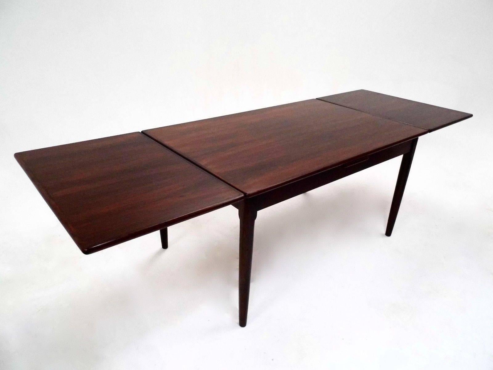 Danish Rosewood Extending Dining Table Mid-Century, 1960s In Good Condition In London, GB