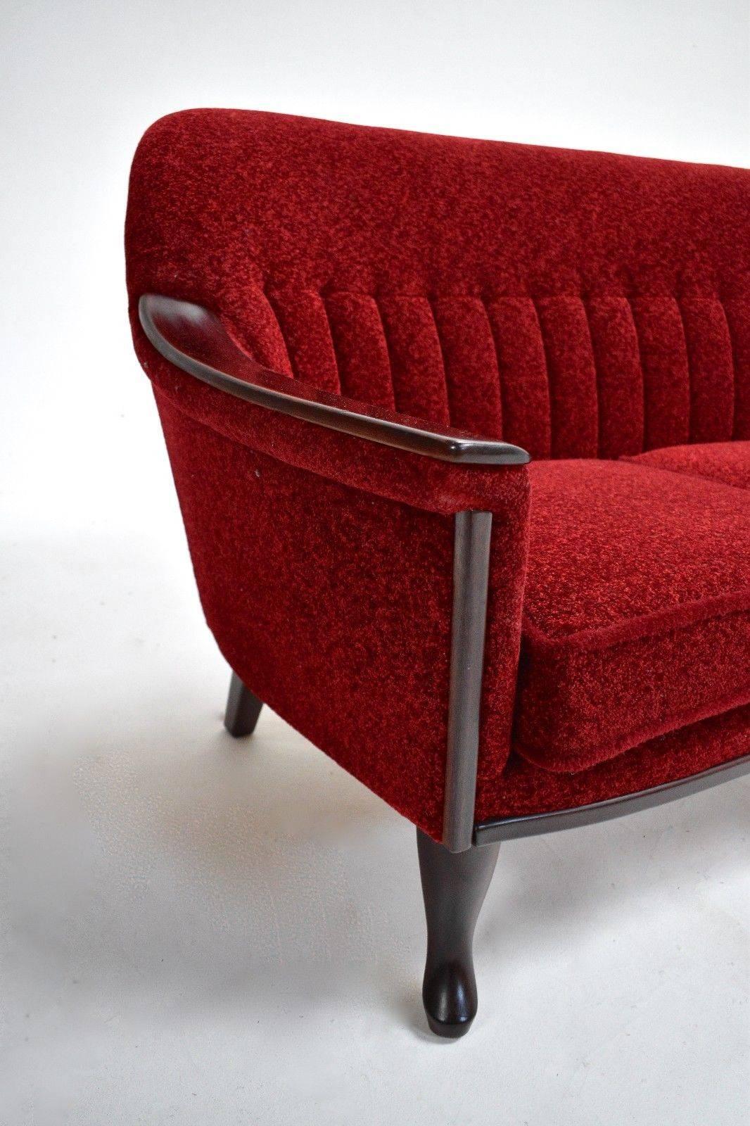 Norwegian Red Fabric and Mahogany Tapestry Three-Seat Sofa Midcentury, 1950s In Good Condition In London, GB