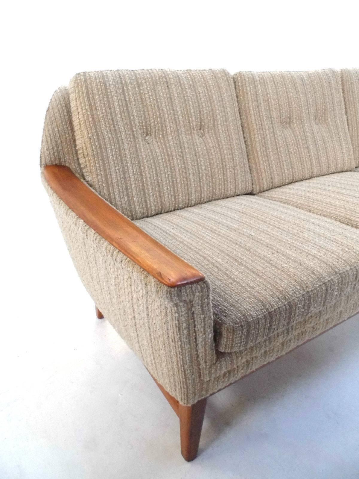 Mid-Century Modern Scandinavian Cream Wool Buttoned Teak Three-Seat Sofa Midcentury, 1970s