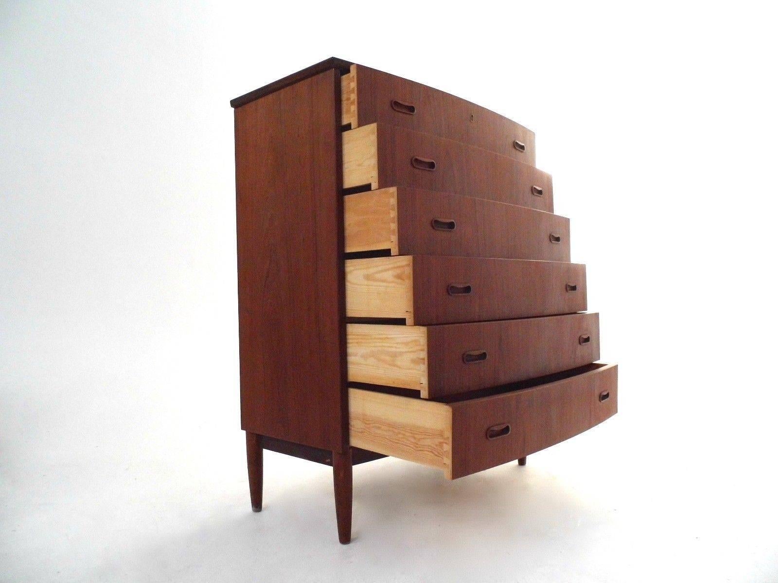 Danish Teak Bow Fronted Tallboy Chest of Drawers Midcentury, 1960s In Good Condition In London, GB