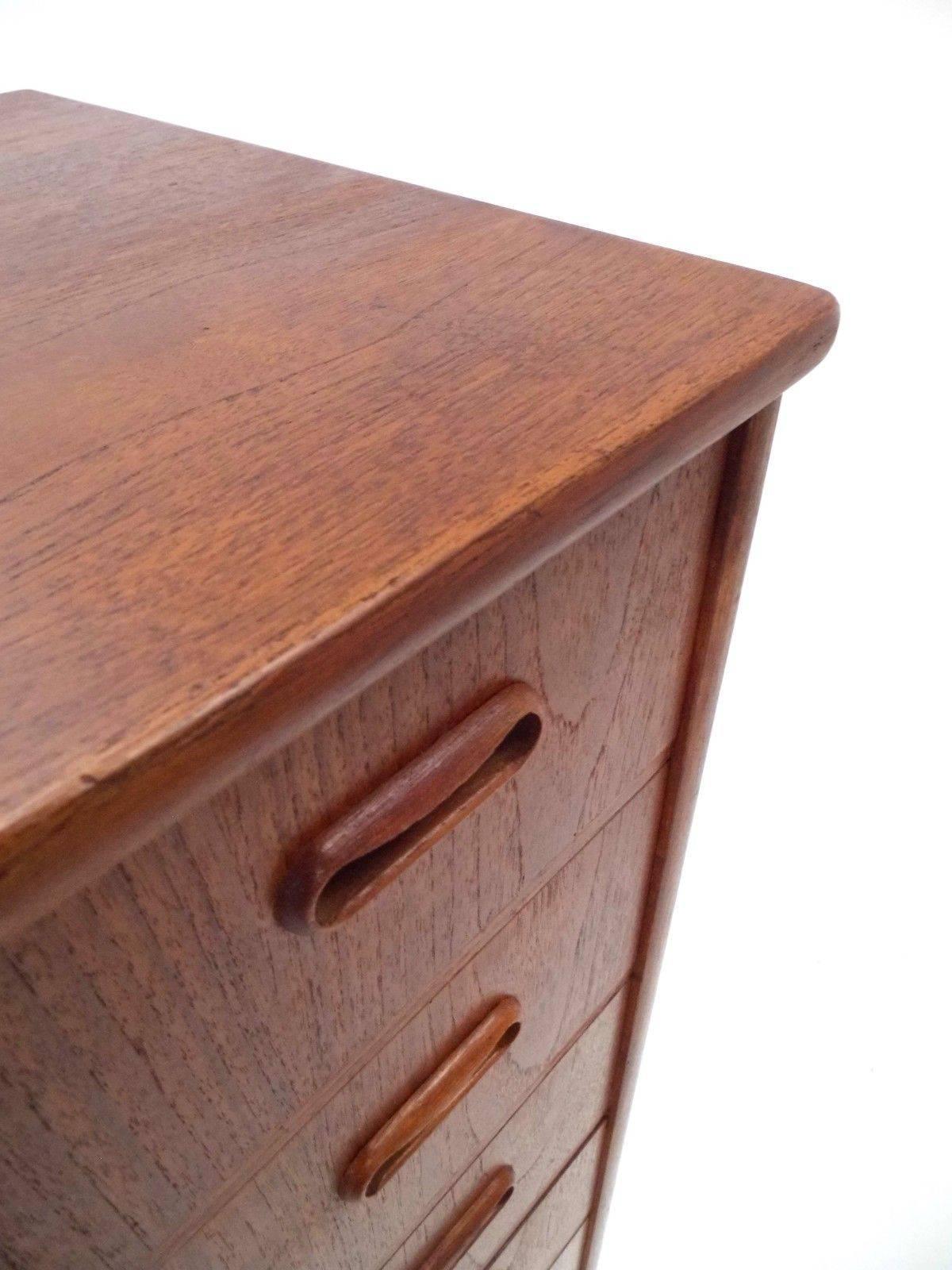 Danish Teak Tallboy Chest of Drawers Recessed Handles Midcentury, 1960s In Good Condition In London, GB