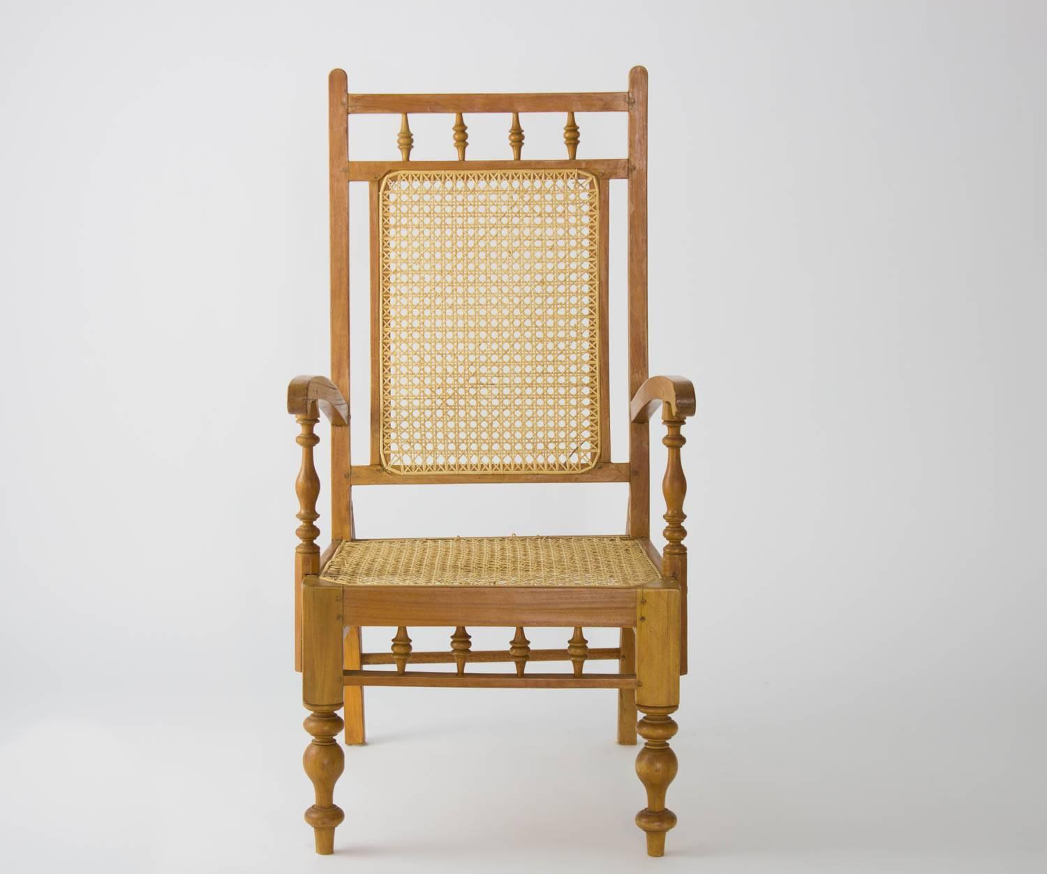 Colonial britannique Chaise de jardin coloniale du début du 20ème siècle en bois de citronnier sri lankais en vente