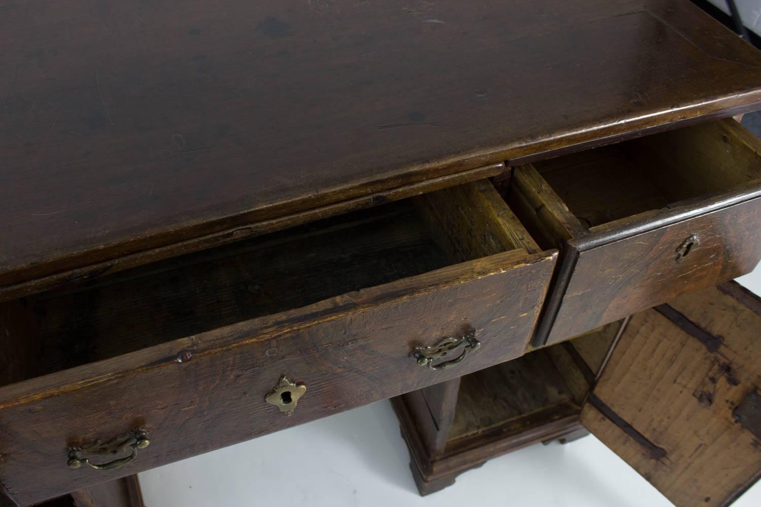 Grain-Painted English Pine Kneehole Desk from Collection of Michael S. Smith For Sale 3