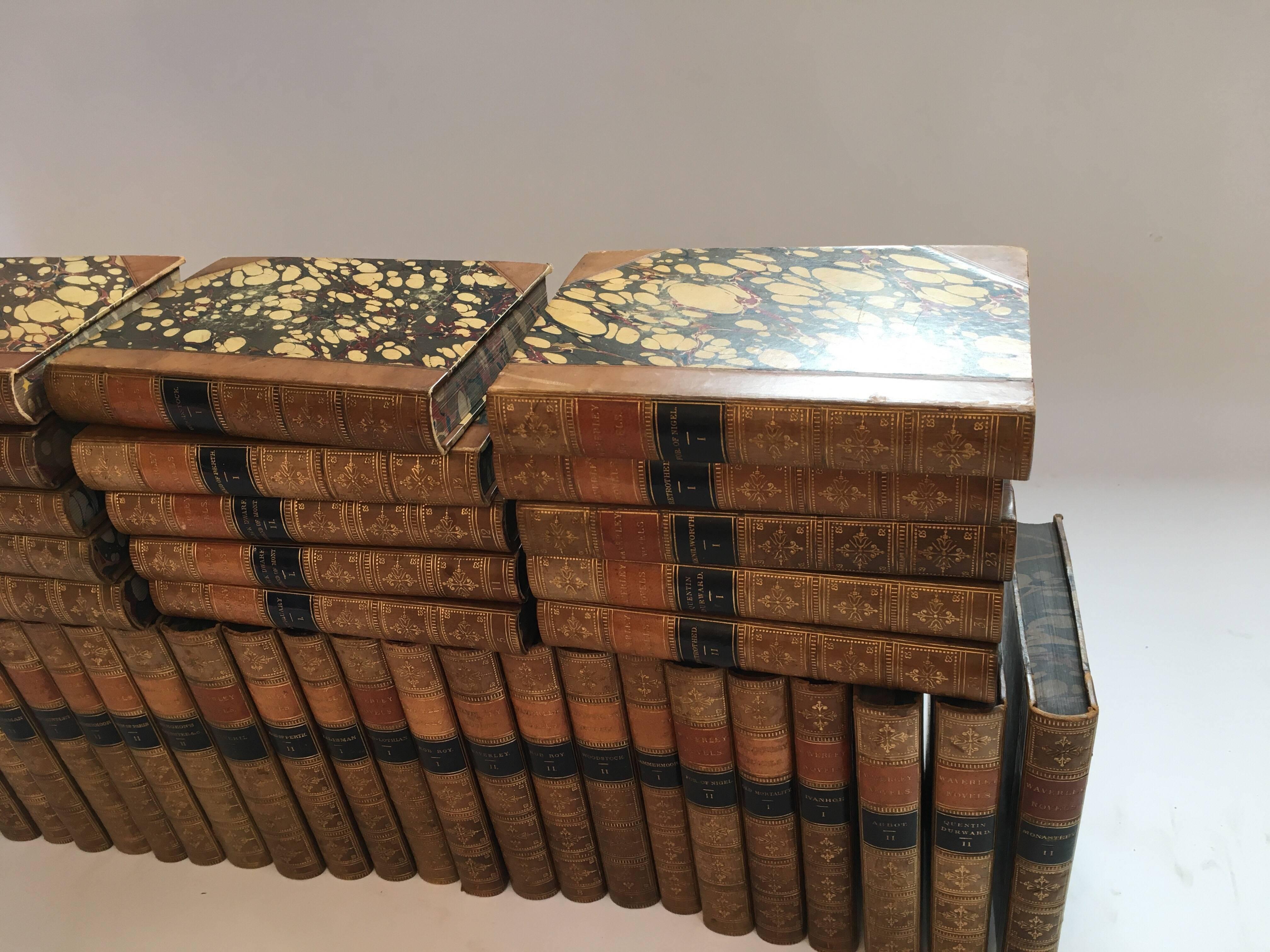 Américain Romans de Waverley en 50 volumes de Sir Walter Scott, Boston, 1857 en vente
