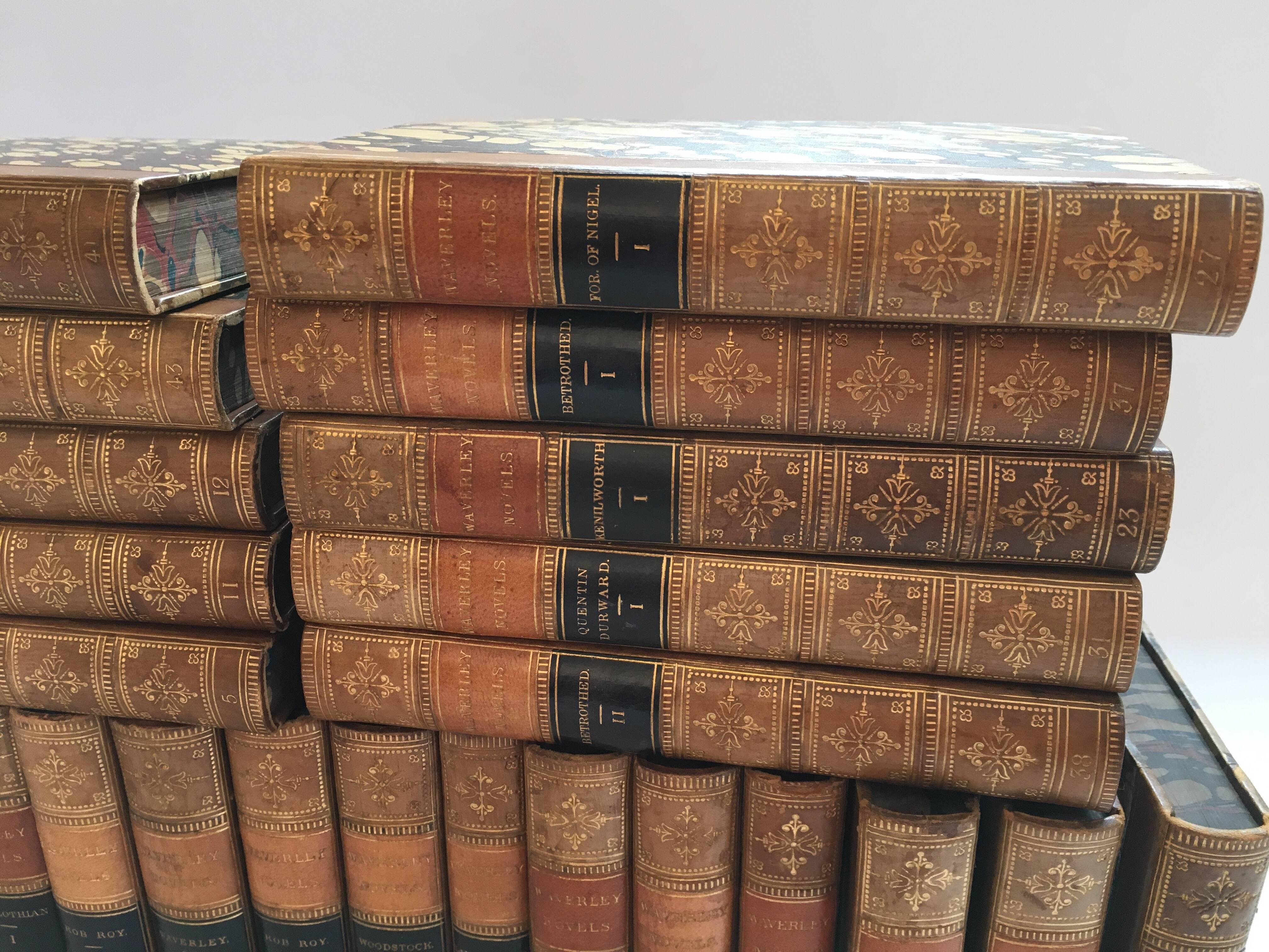 Romans de Waverley en 50 volumes de Sir Walter Scott, Boston, 1857 Excellent état - En vente à Southampton, NY