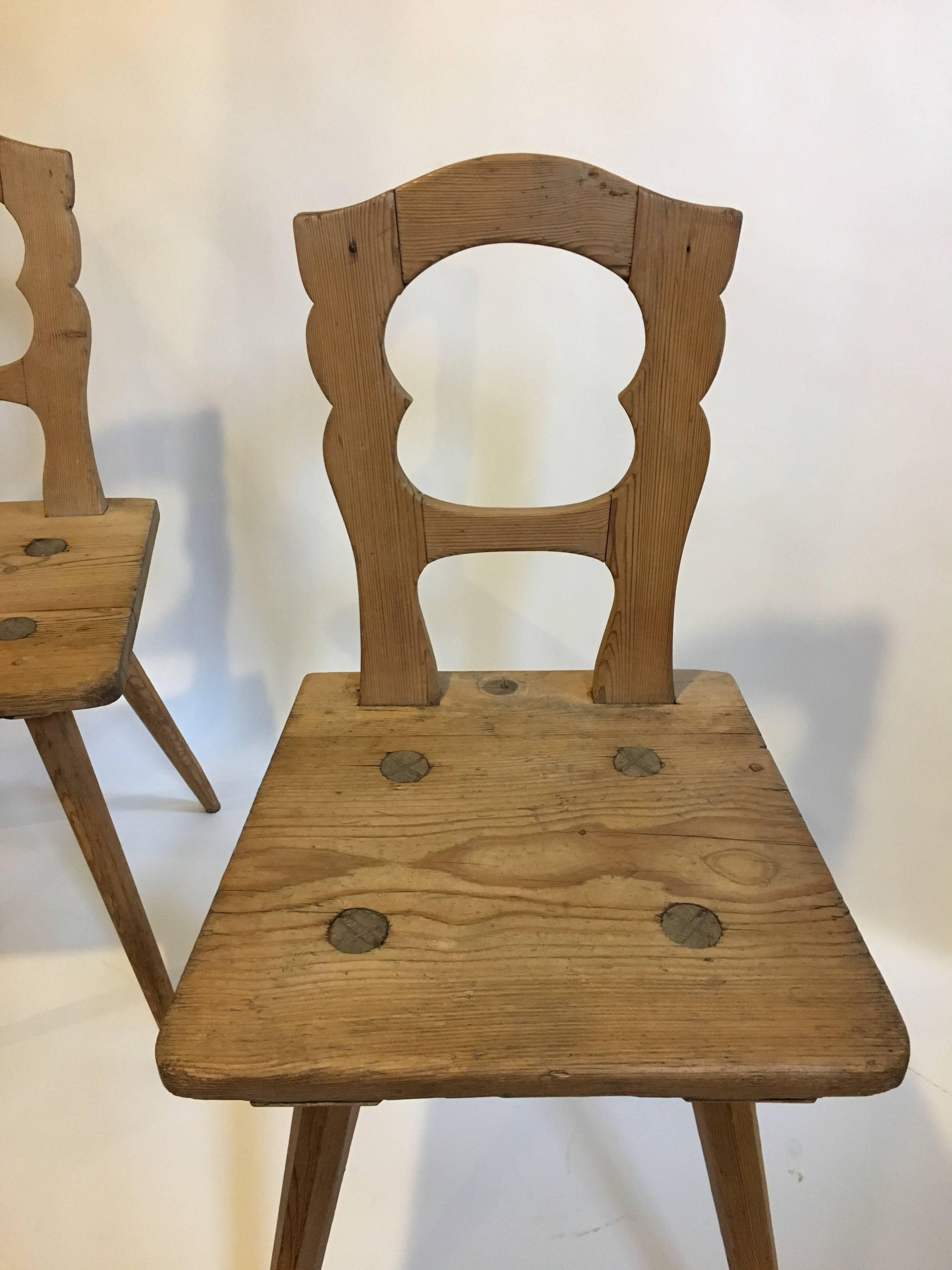 American Pair of Early Pine Moravian Side Chairs, Pennsylvania, circa 1780