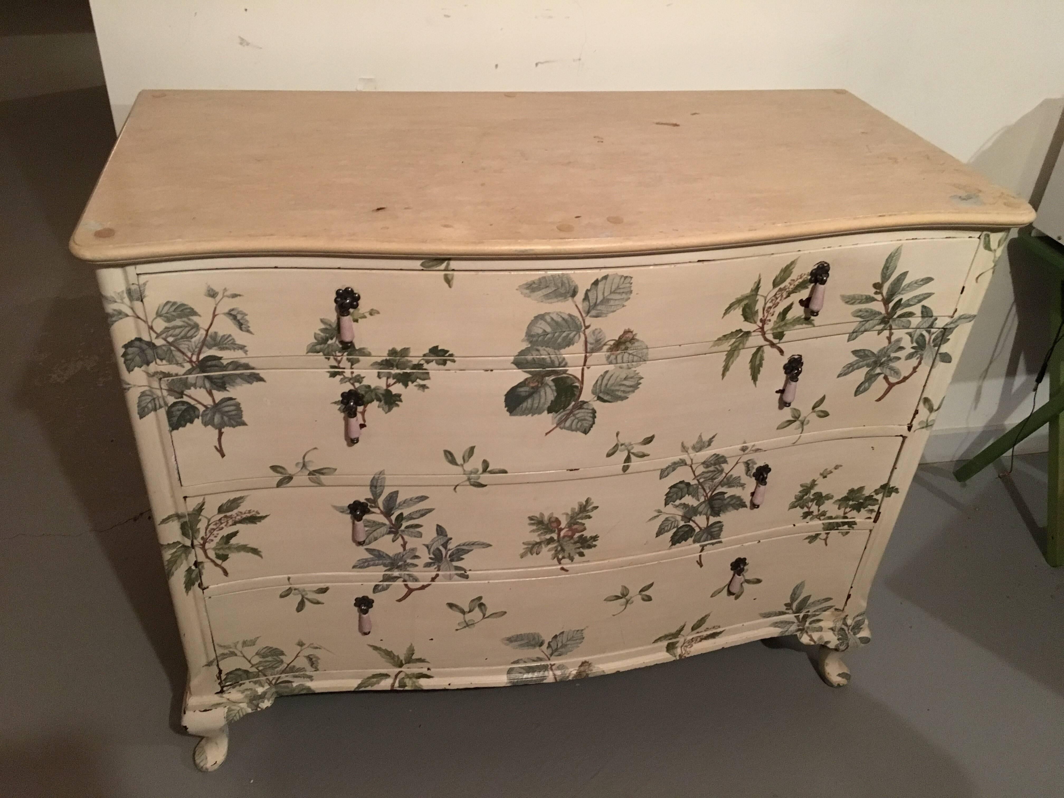 Découpage Chest of Drawers In Good Condition In Southampton, NY