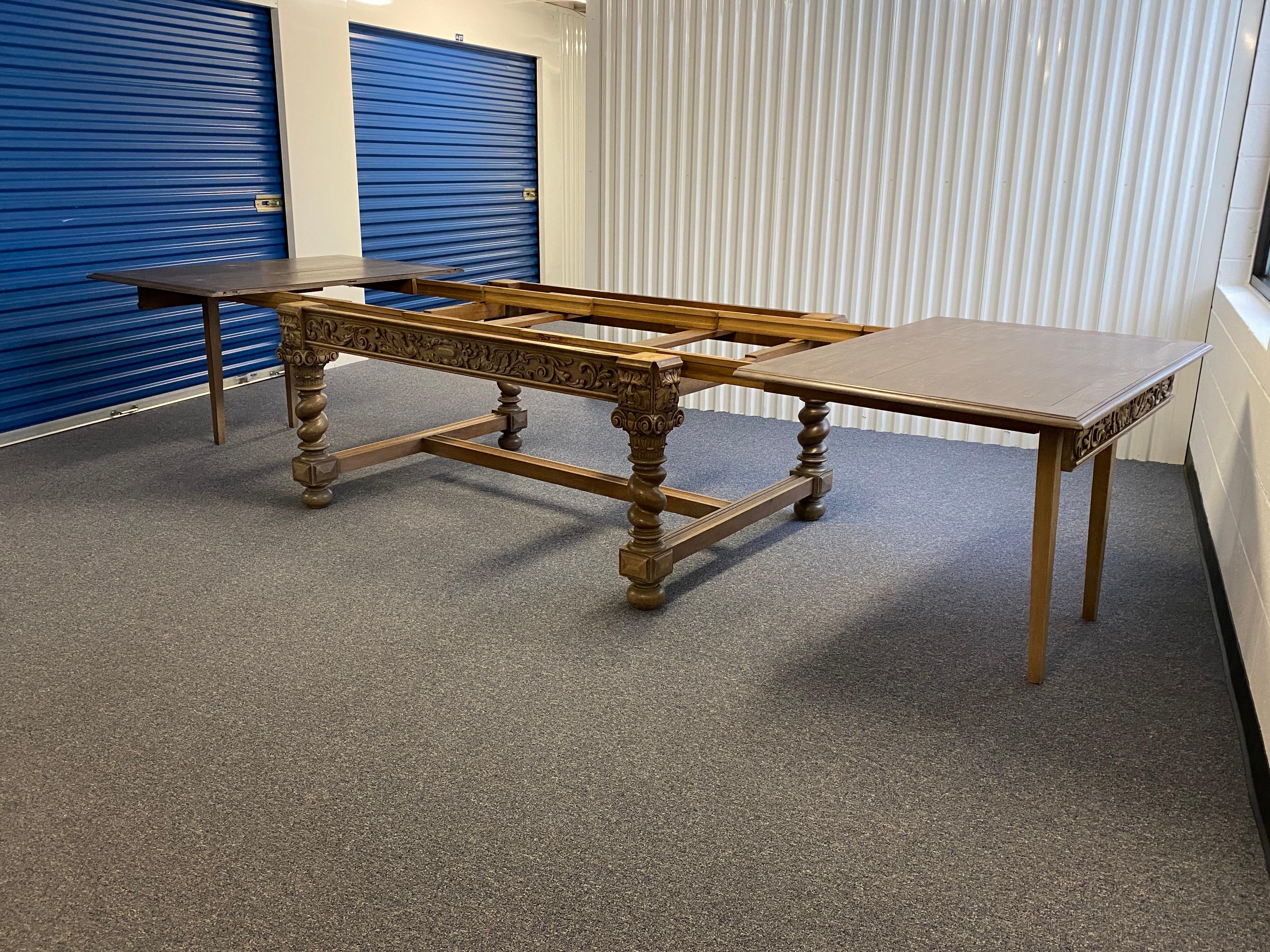 19th Century Renaissance Revival Carved Solid Oak Dining Table For Sale 10