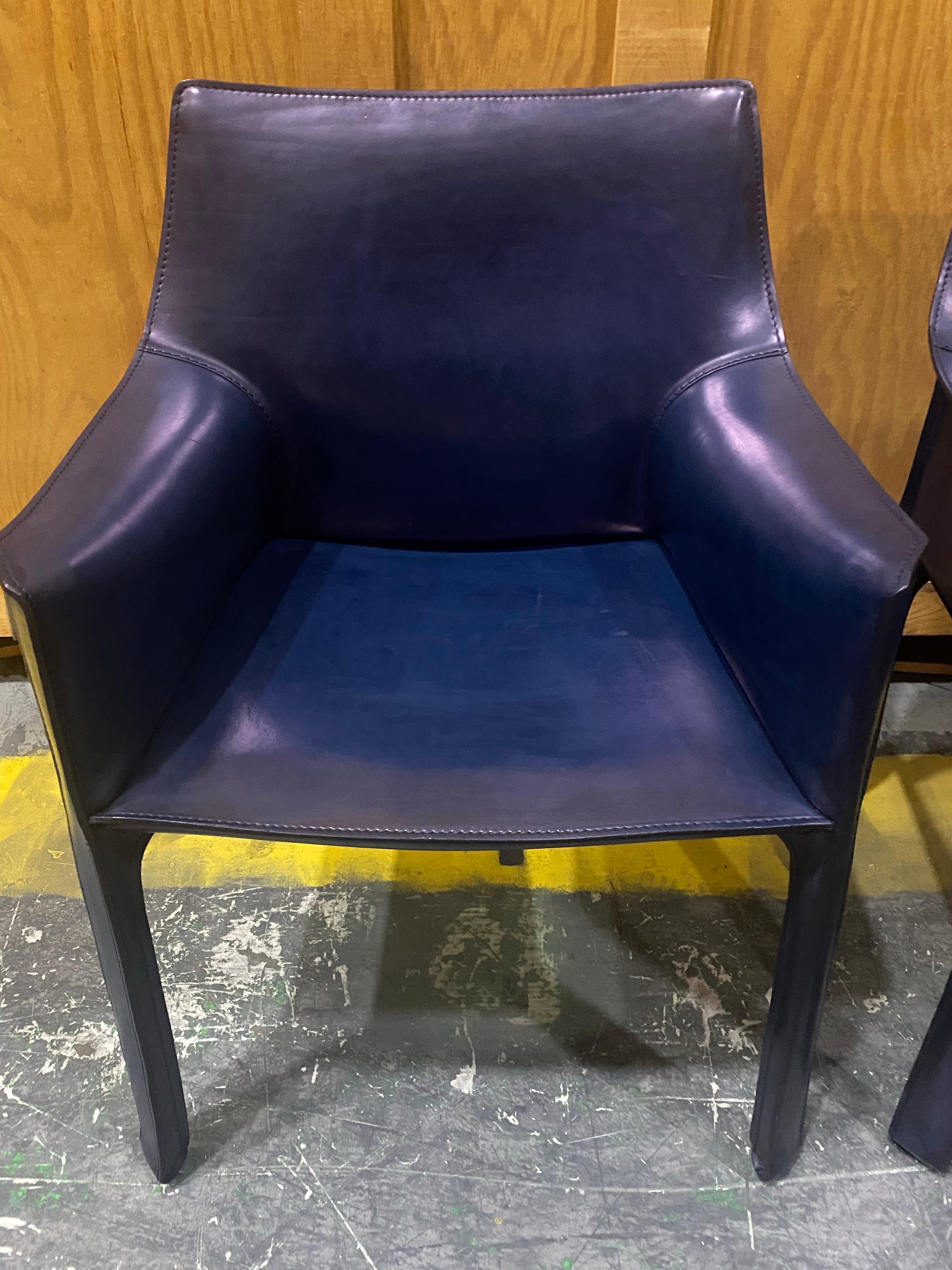 Pair of Mario Bellini for Cassina 'CAB 413' Dining Chairs in Navy Blue Leather For Sale 2
