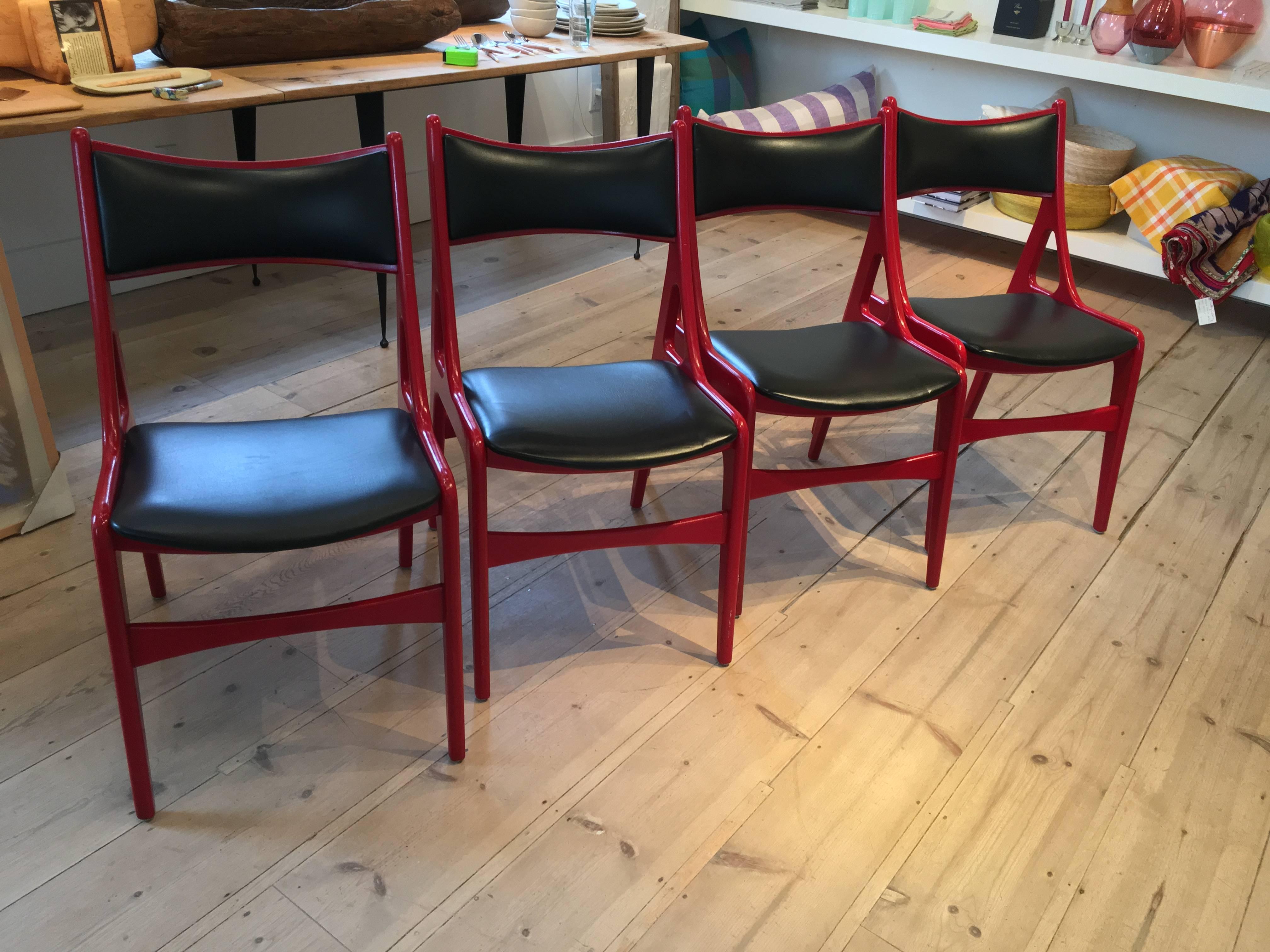 Set of Four, 20th Century Red Chairs with Black Vinyl Upholstery For Sale 4