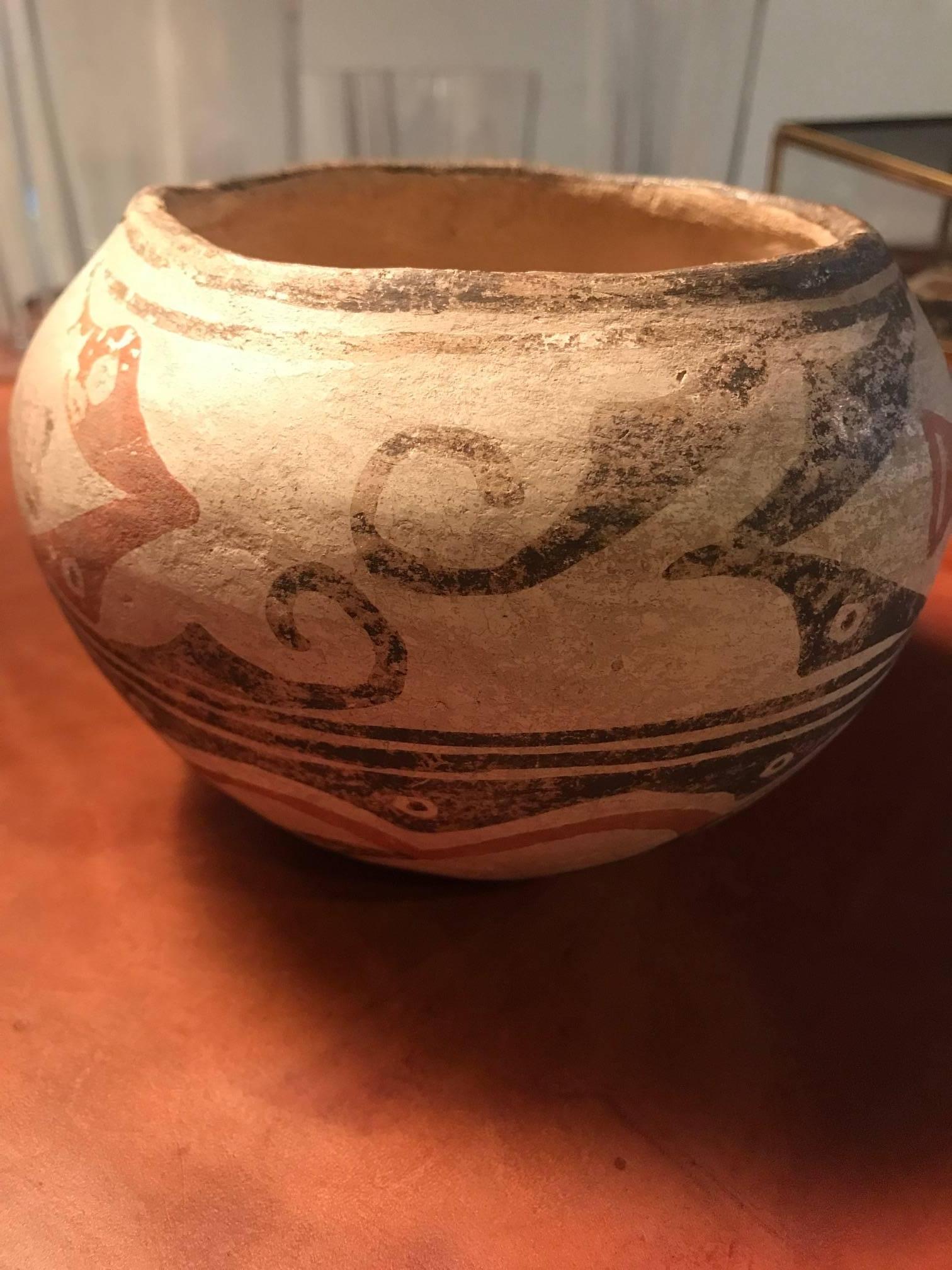 Hand-Painted Late 19th Century Native American Zuni Bowl For Sale