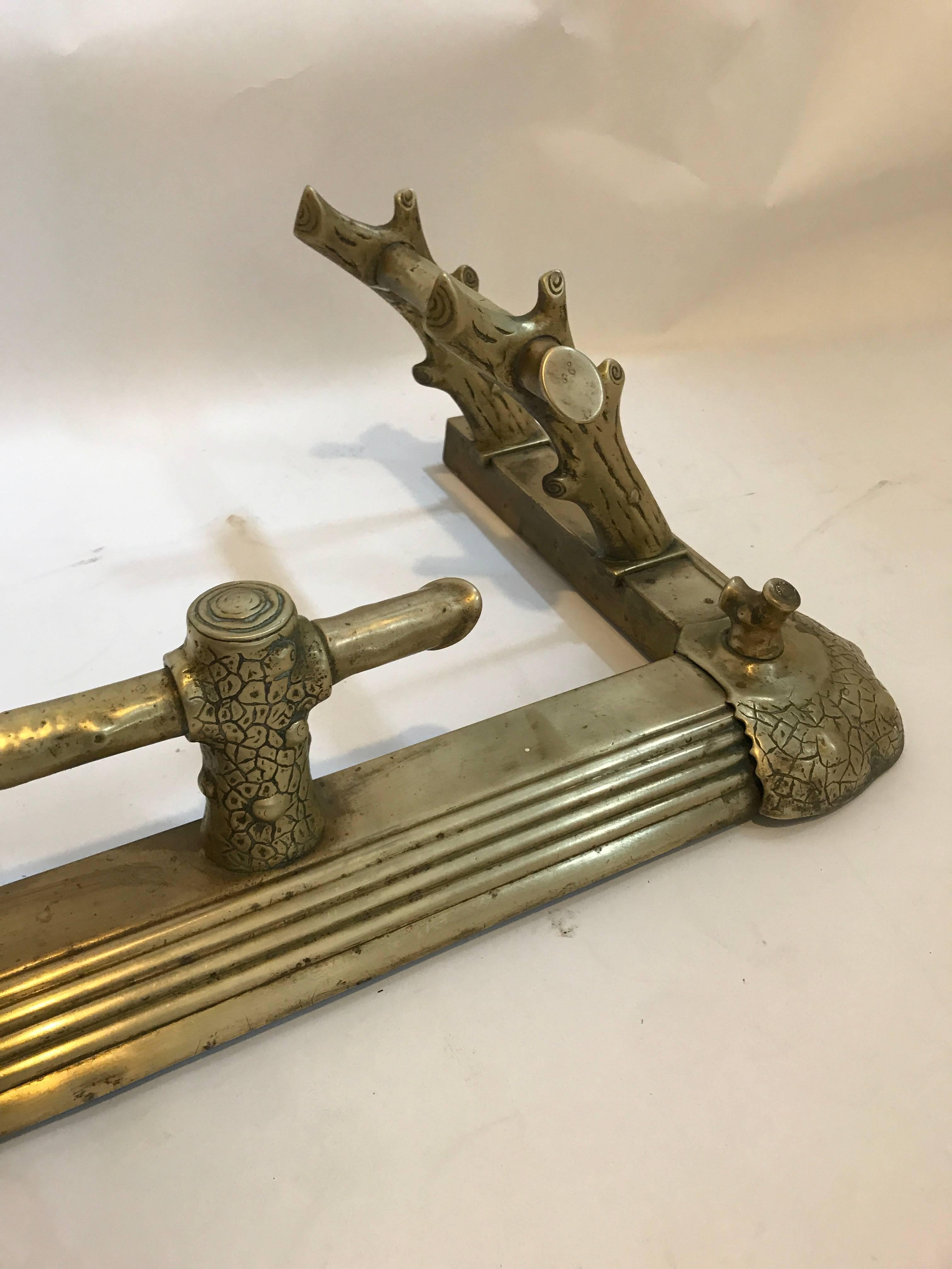 Late 19th Century English Brass Fender with Branch Motif In Excellent Condition For Sale In Southampton, NY