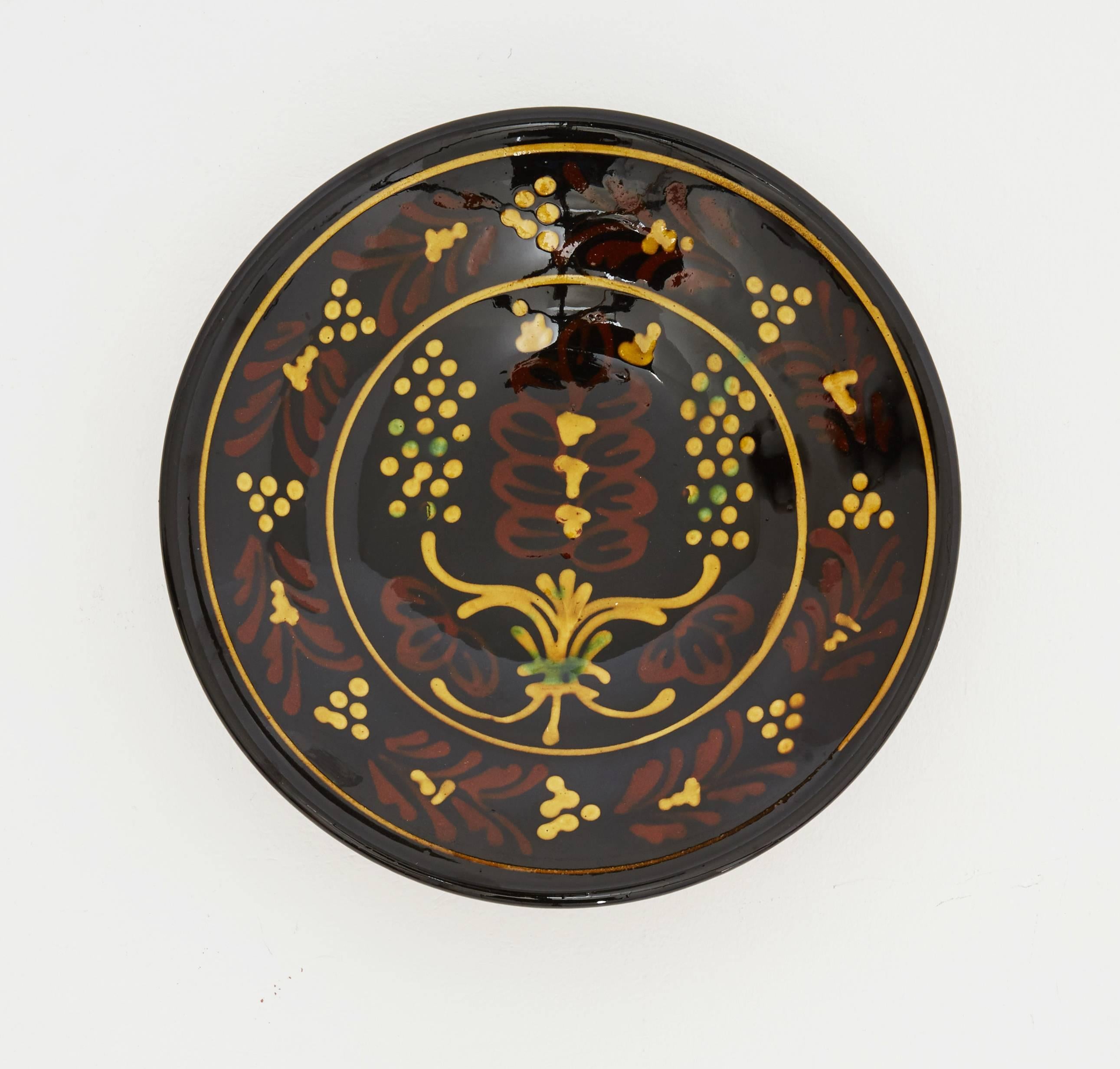20th Century Set of Three Vintage Hungarian Hand-Painted Ceramic Bowls