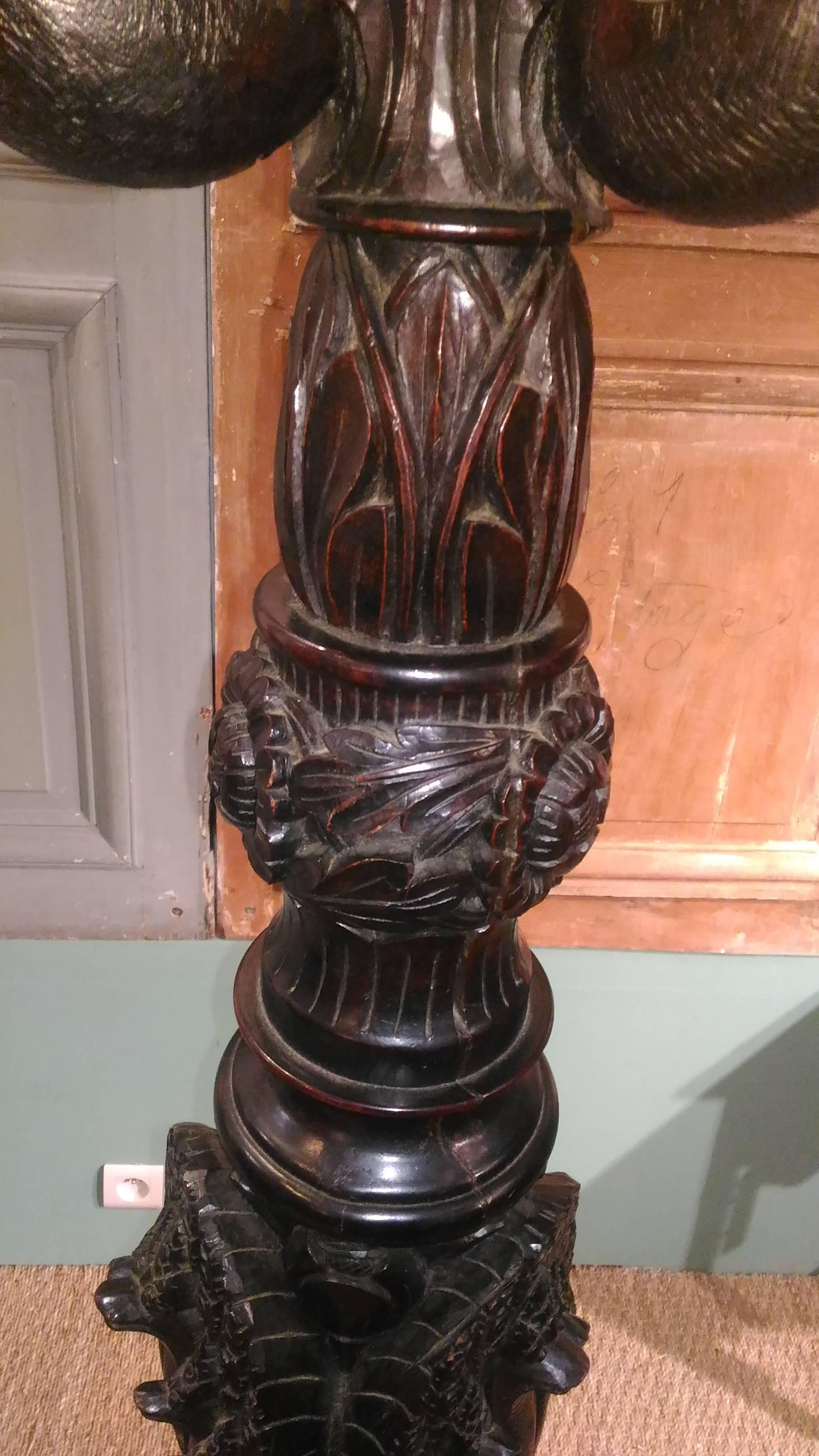 19th Century Large Pedestal in Wood with Elefant Heads For Sale 2