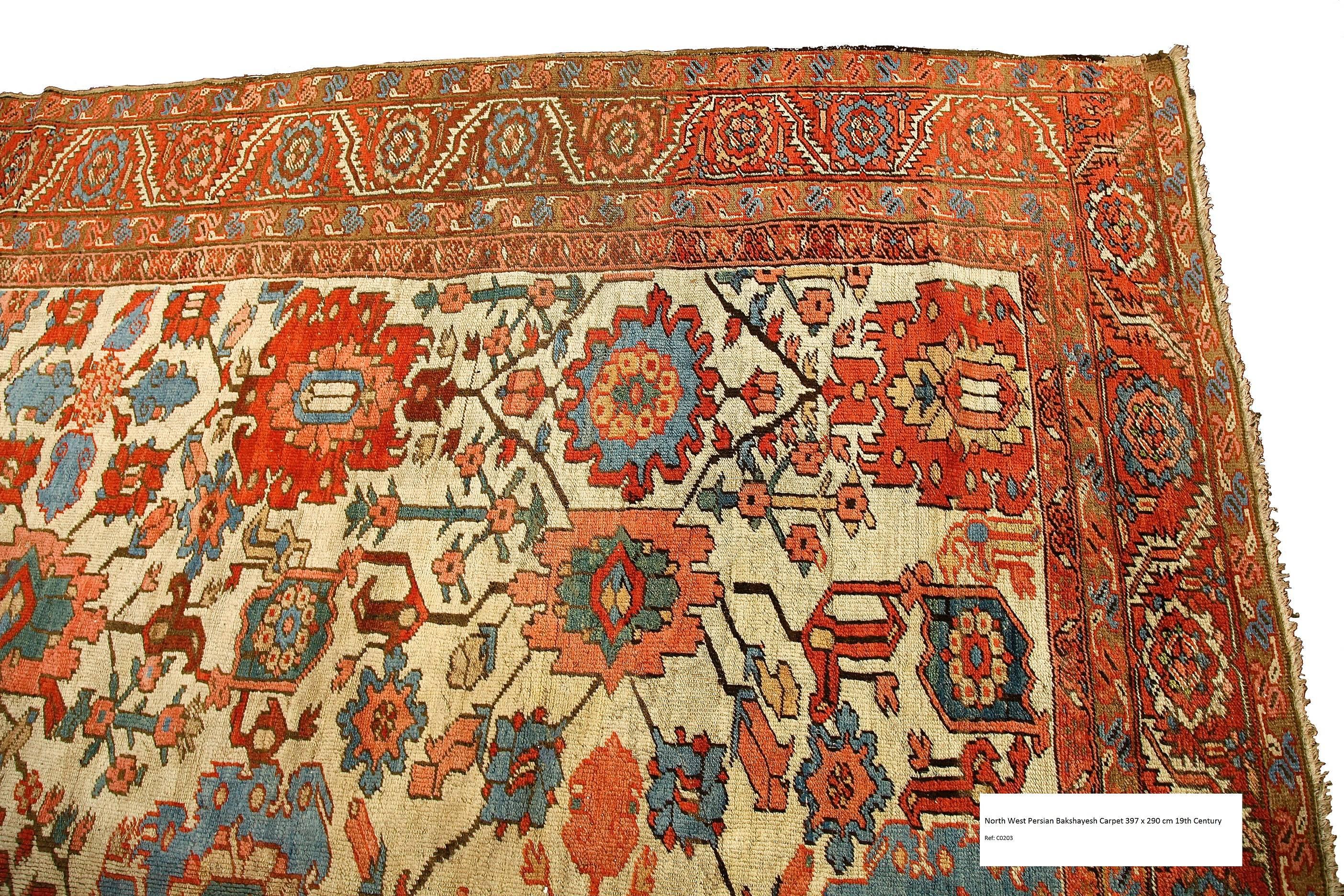 Antique North West Persian Bakshayesh Carpet, 19th Century For Sale 1